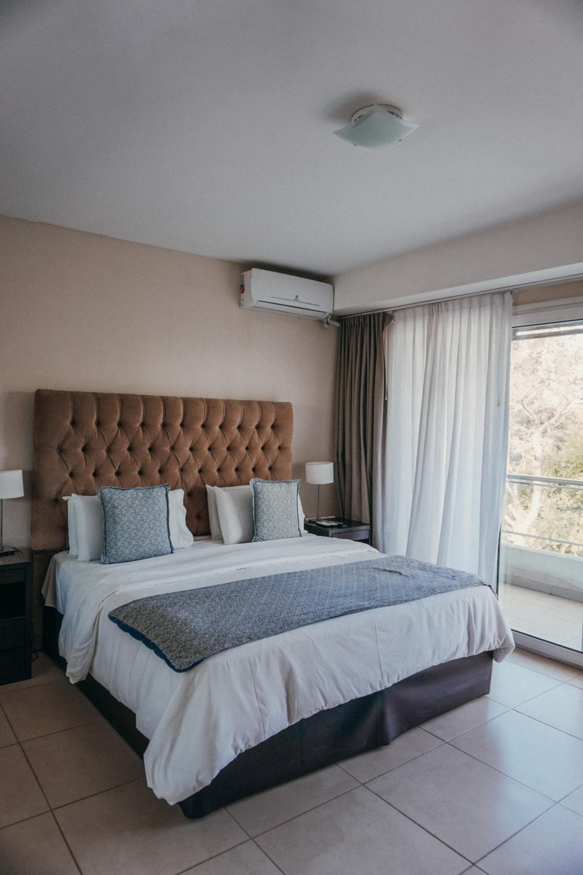 Aqualina Suites