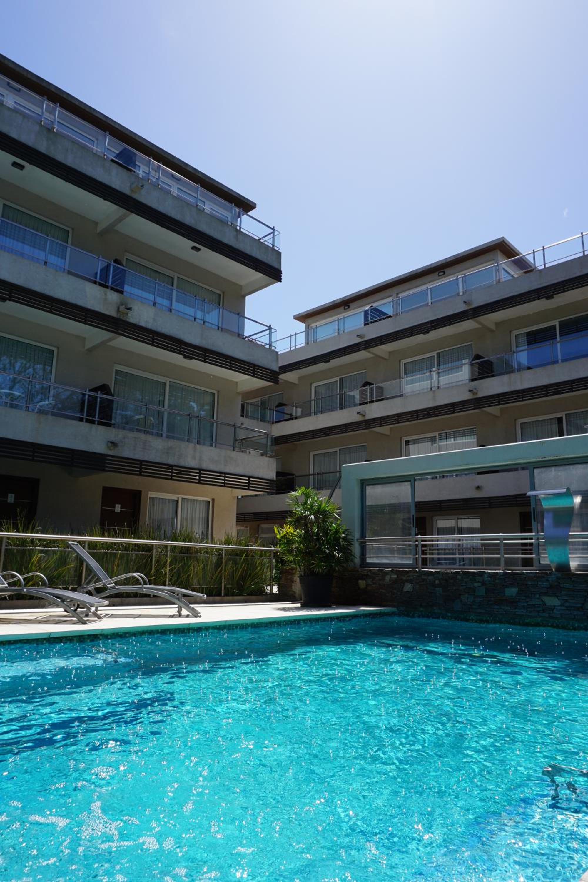 Aqualina Suites