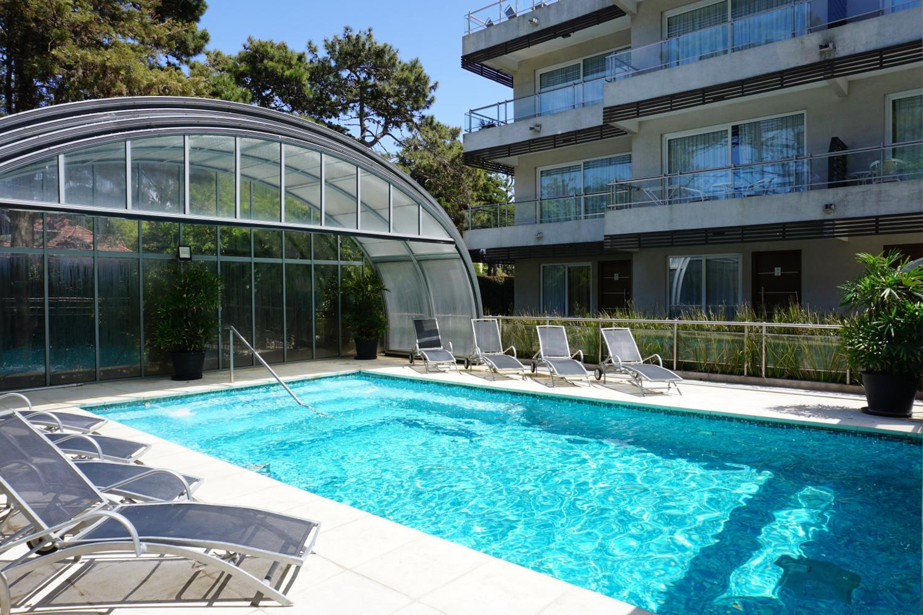 Aqualina Suites