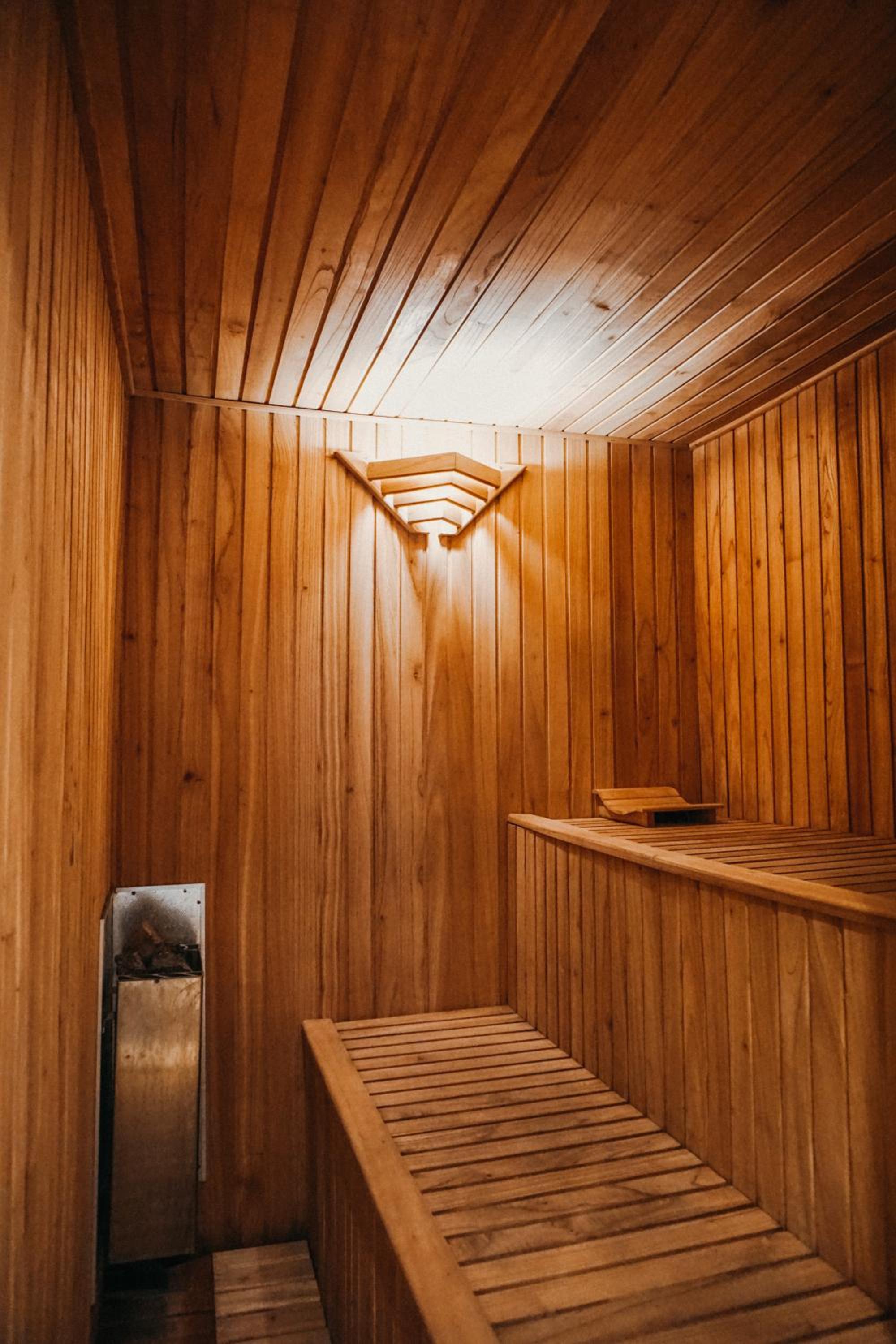 Aqualina Suites