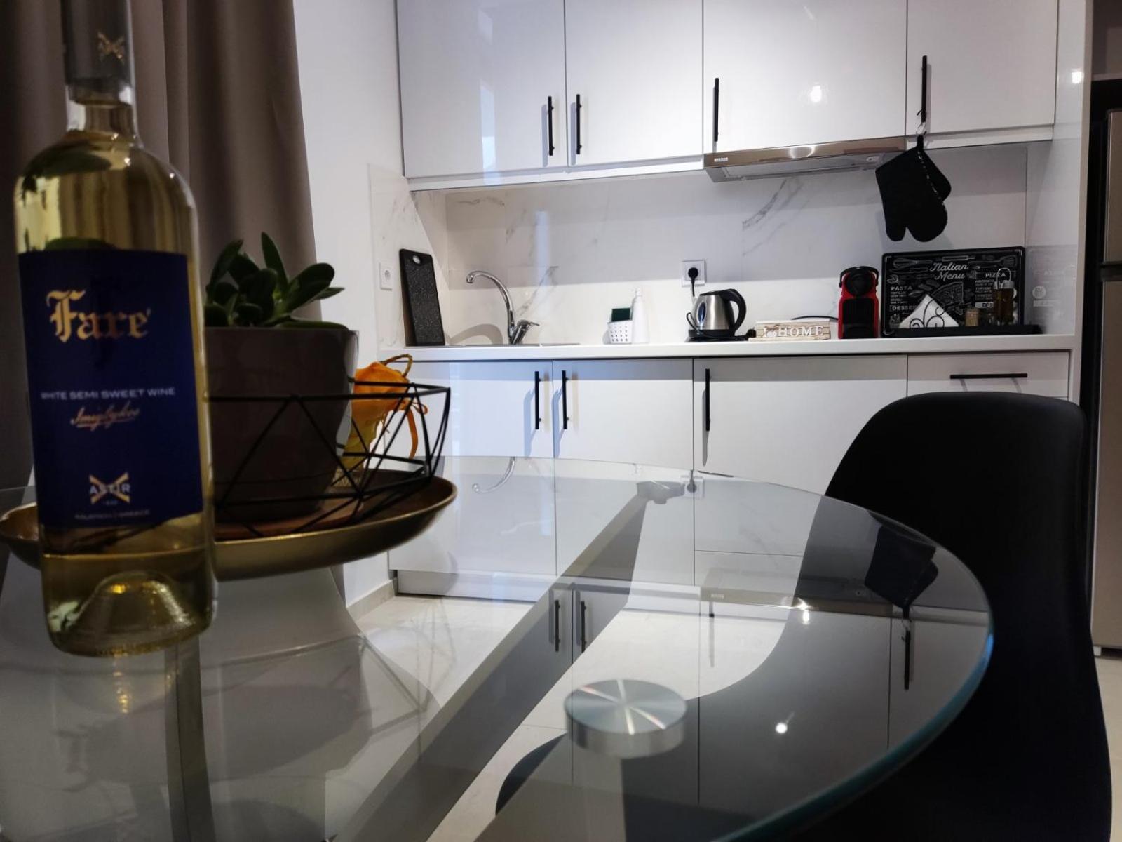 Pagani Blue - Luxury Maisonette B4 view 3