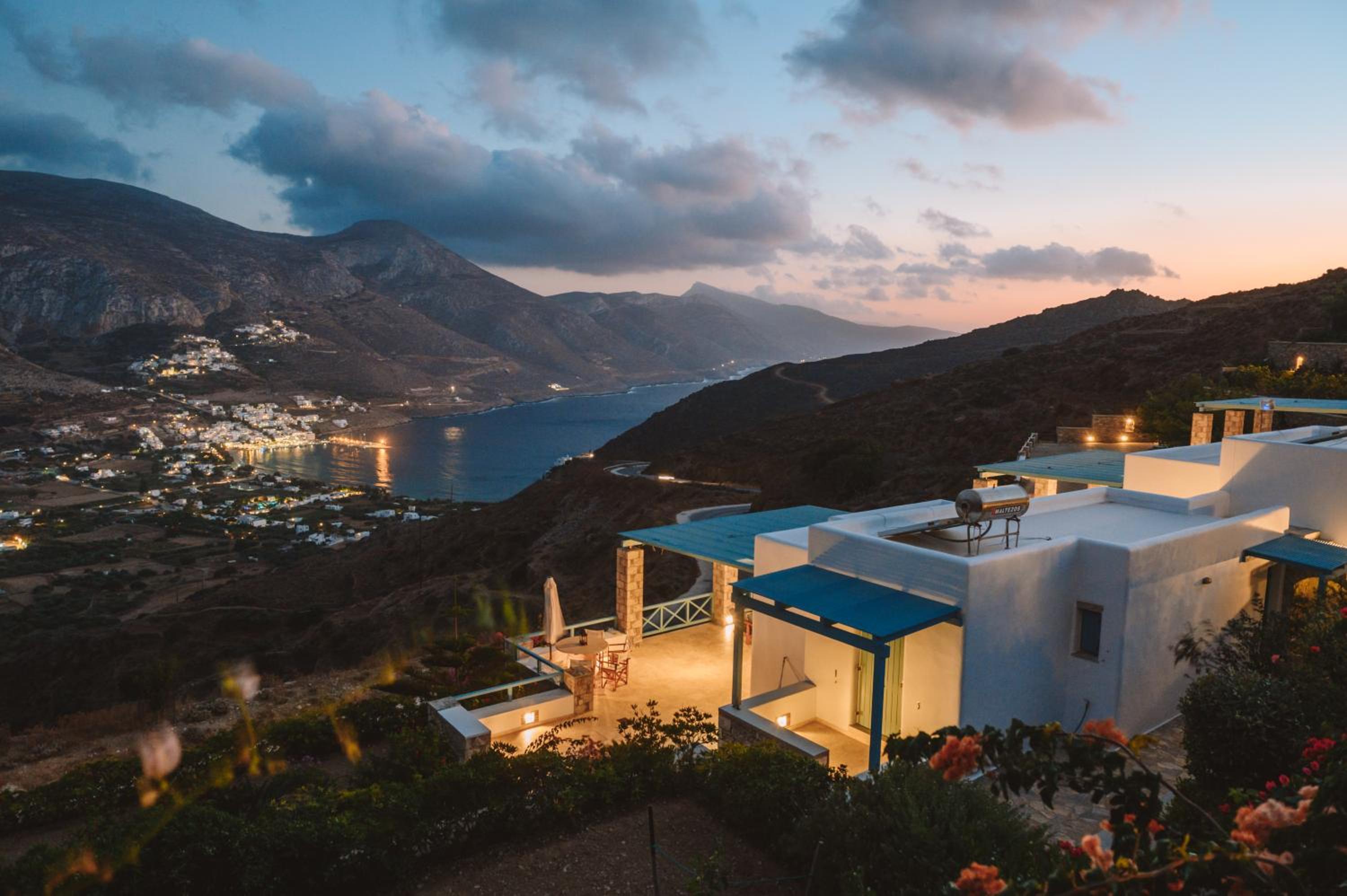 Tholariani Villas