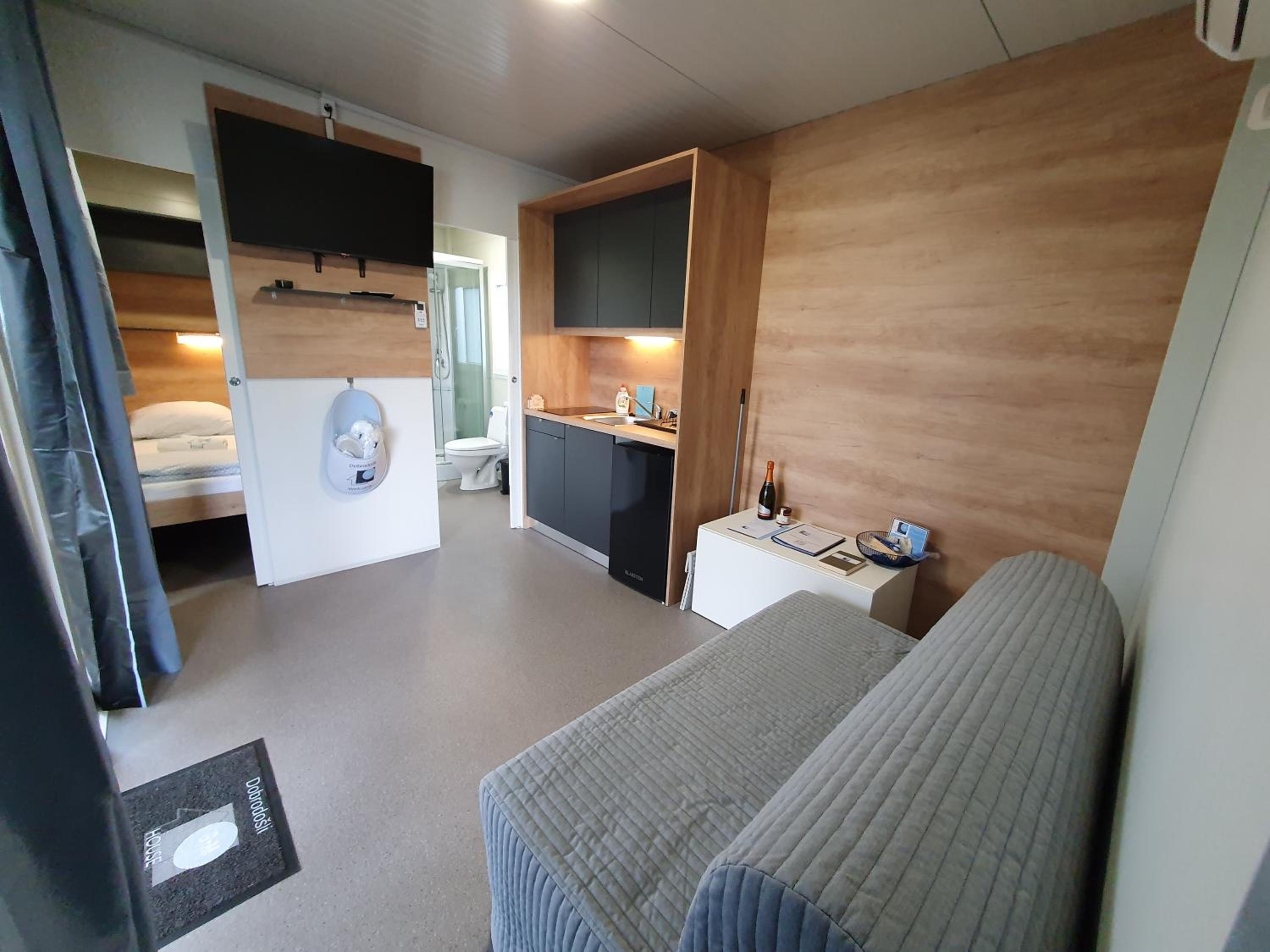 GM House, mobile house near Kolpa river view 3