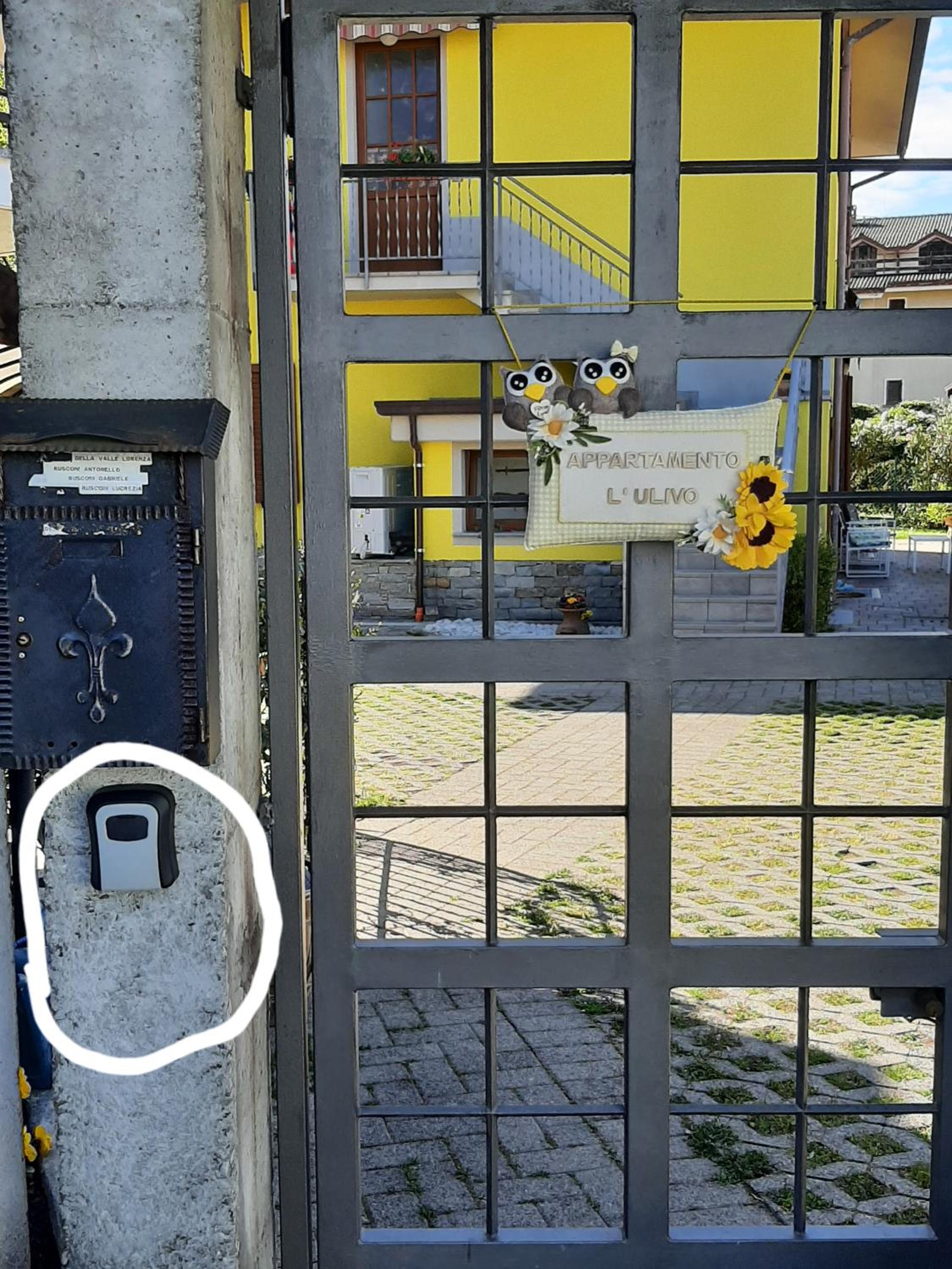 Appartamento L'ulivo 5 chilometri da Varenna vista lago in via privata view 5