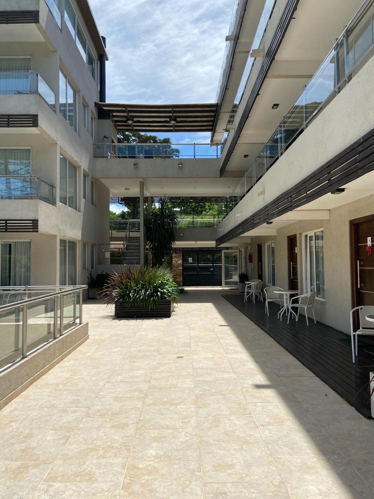 Aqualina Suites