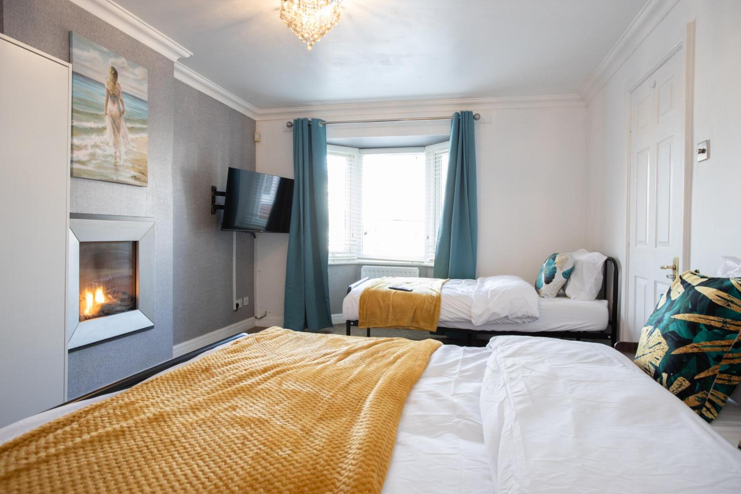 Renfrew House view 4