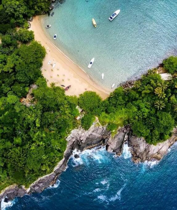 Ilhabela 2 azul Praia do Julião suíte a 70 m da areia