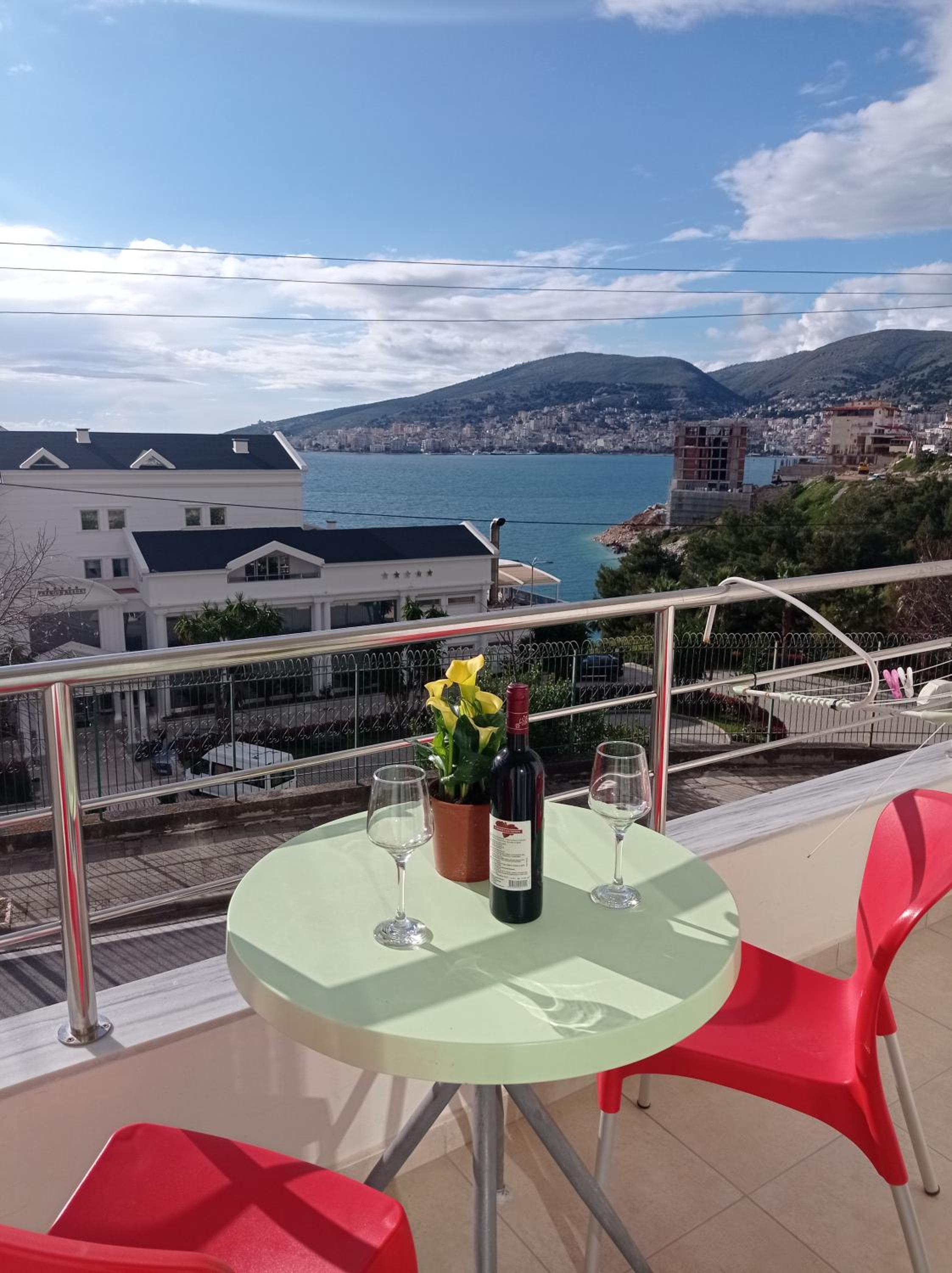 Summer Life Apartments