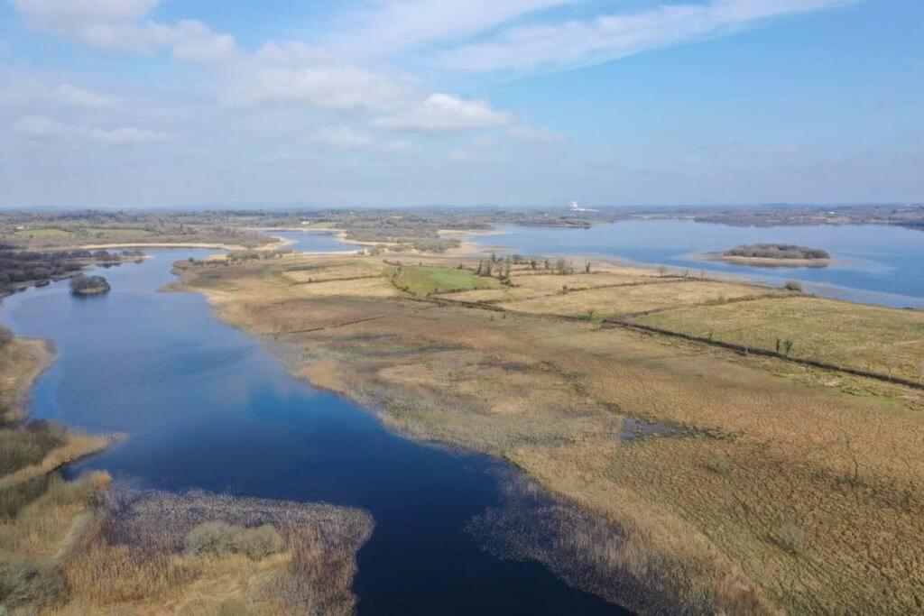 Sweet Meadow A delightful romantic thatched cottage by river Shannon on 4 acres is for peace party family or work from home view 3
