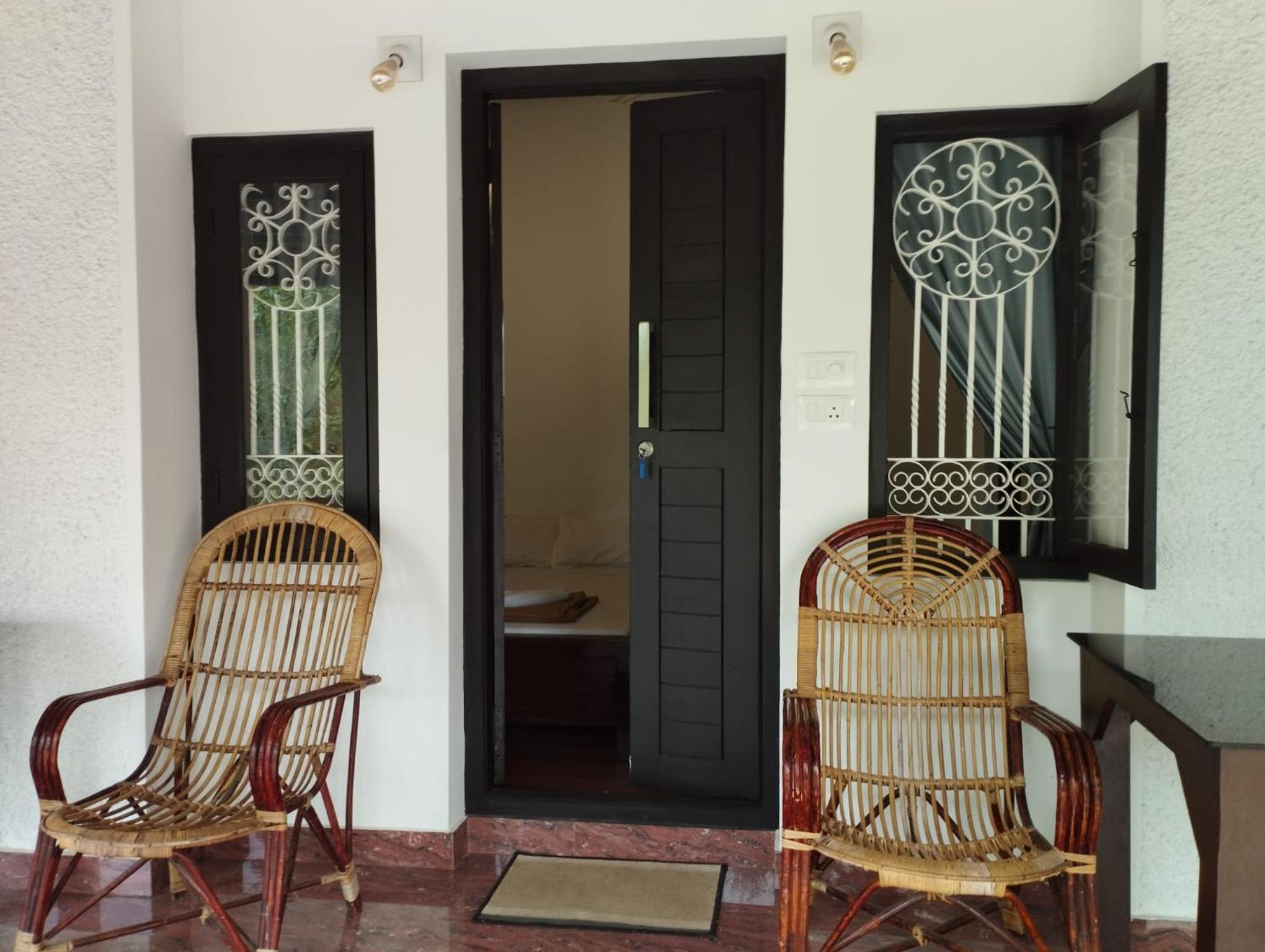 SALT LIFE MARARI BEACH VILLA view 2