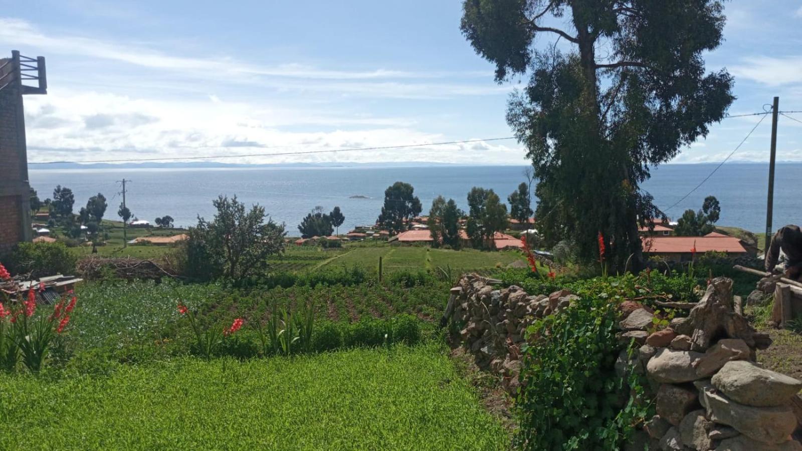 MOON NIGHT Amantani Lodge view 3