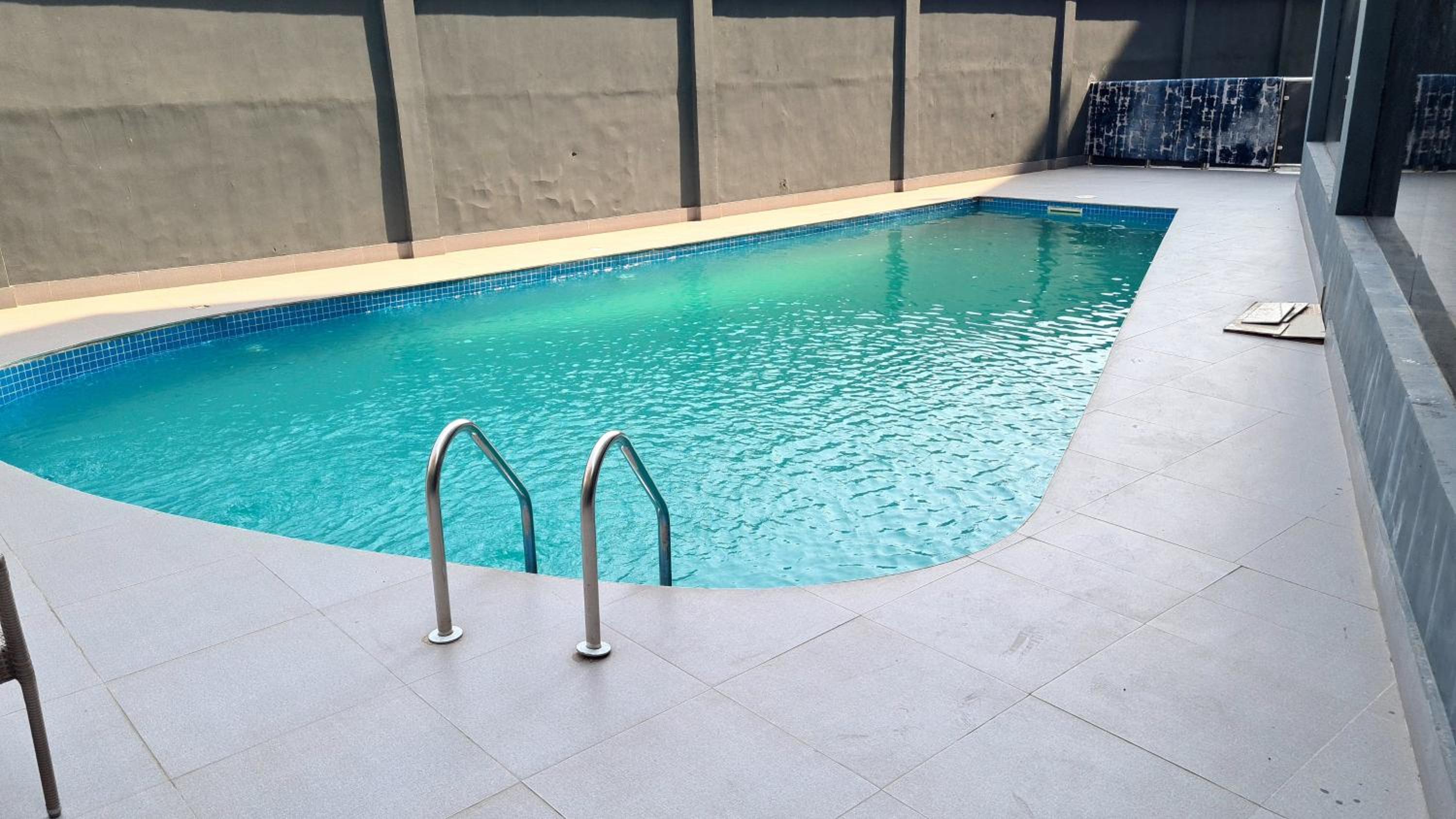 Jay's Luxury Condo view 4