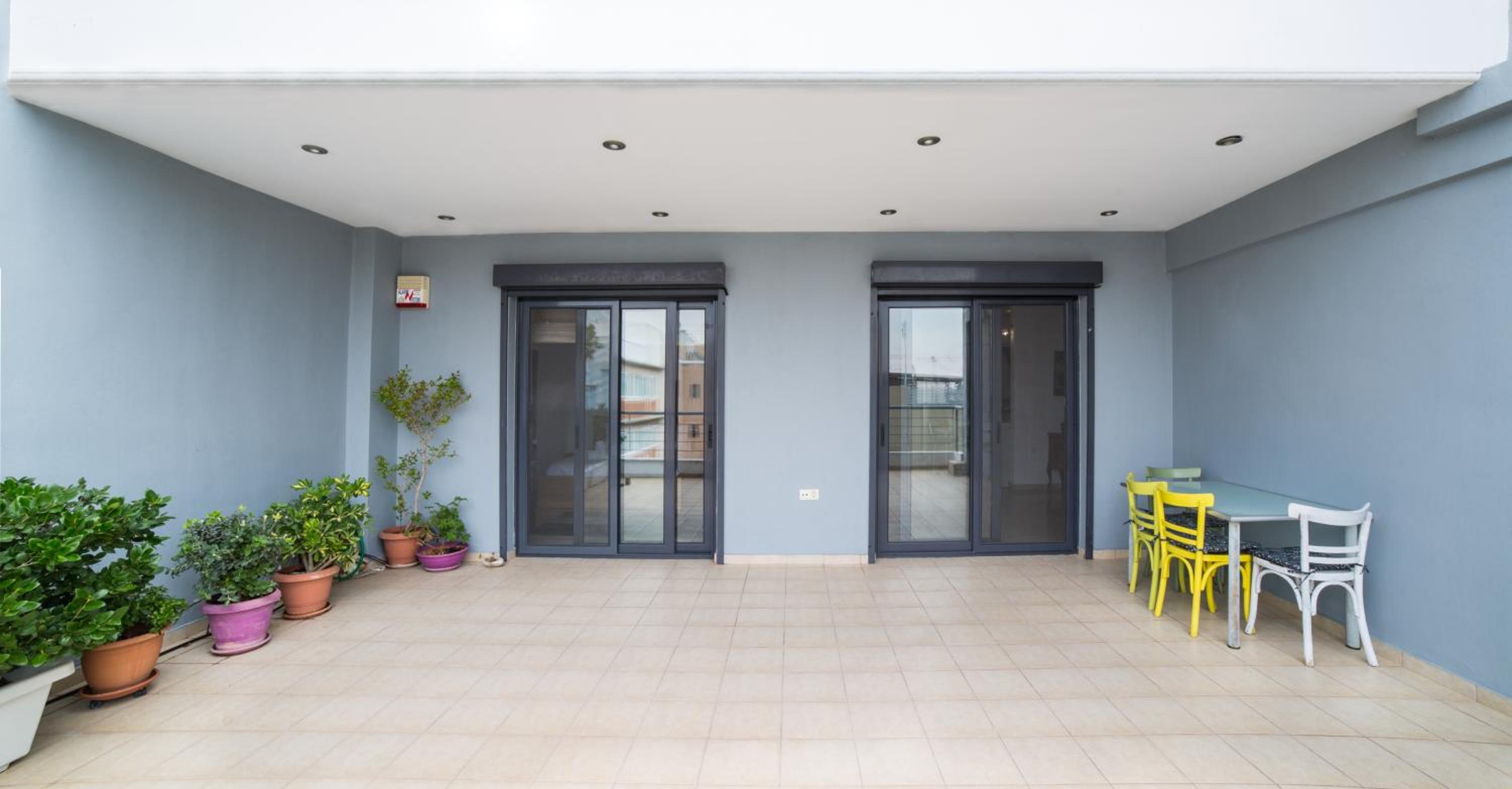 Spacious Modern Apartments With Great Rooftop View