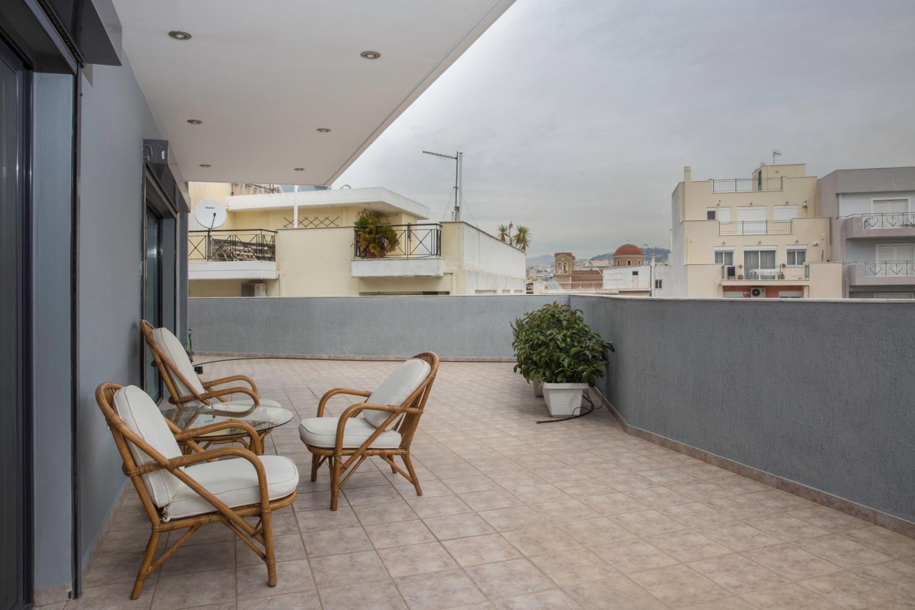 Spacious Modern Apartments With Great Rooftop View