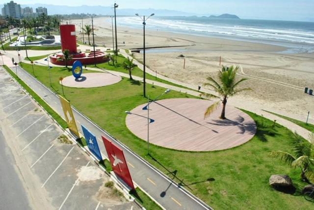 Casa Condomínio Bertioga - 800mt da Praia - Com AR Condicionado