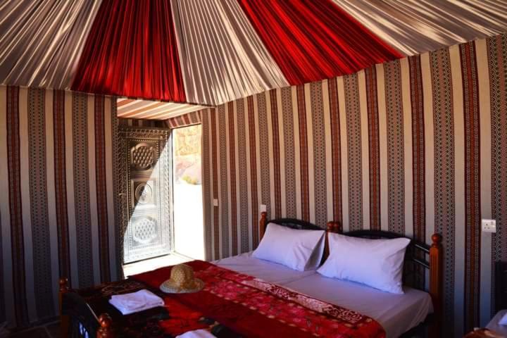 Desert guide camp