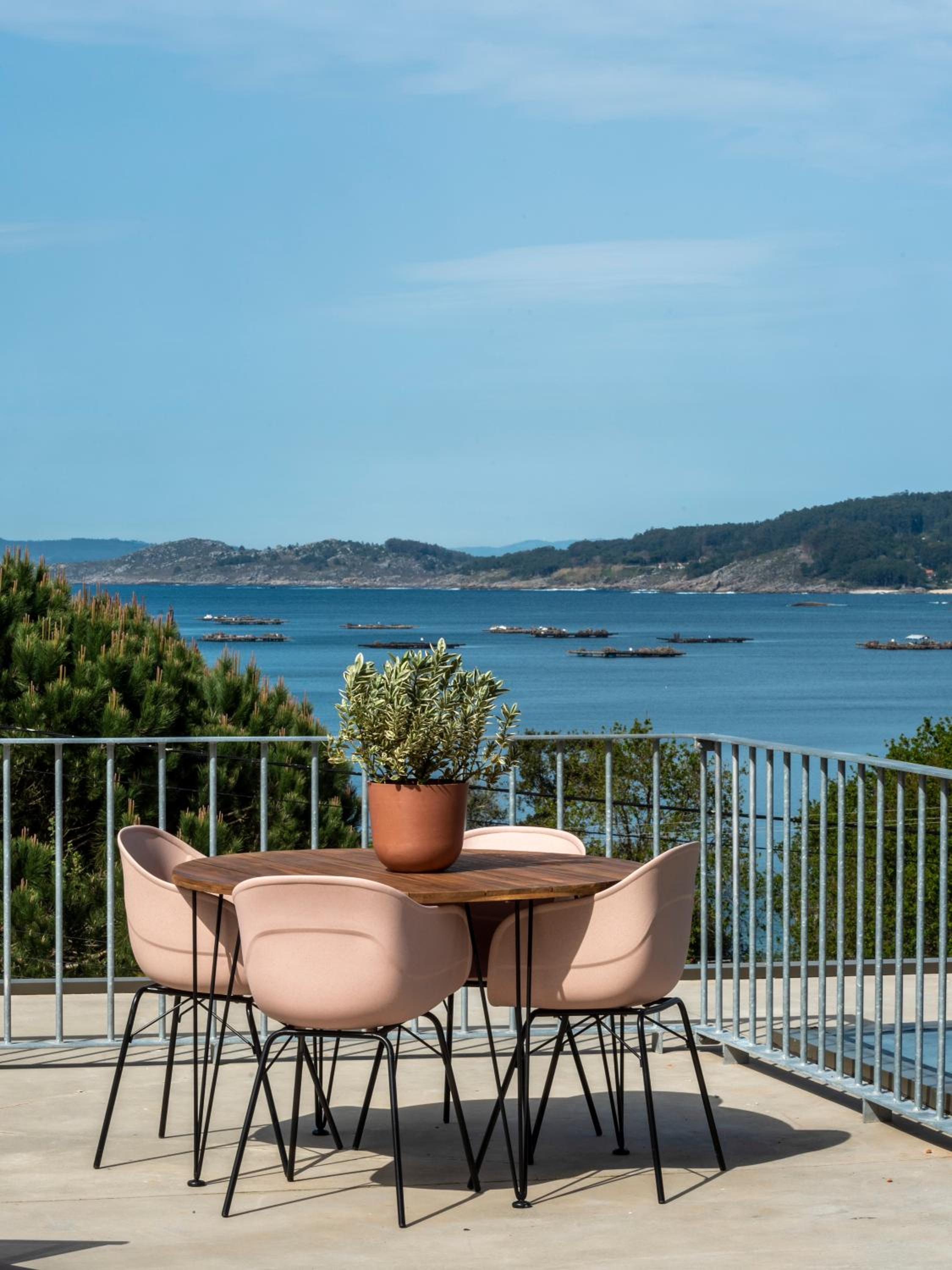 INSUA BEACH HOUSE