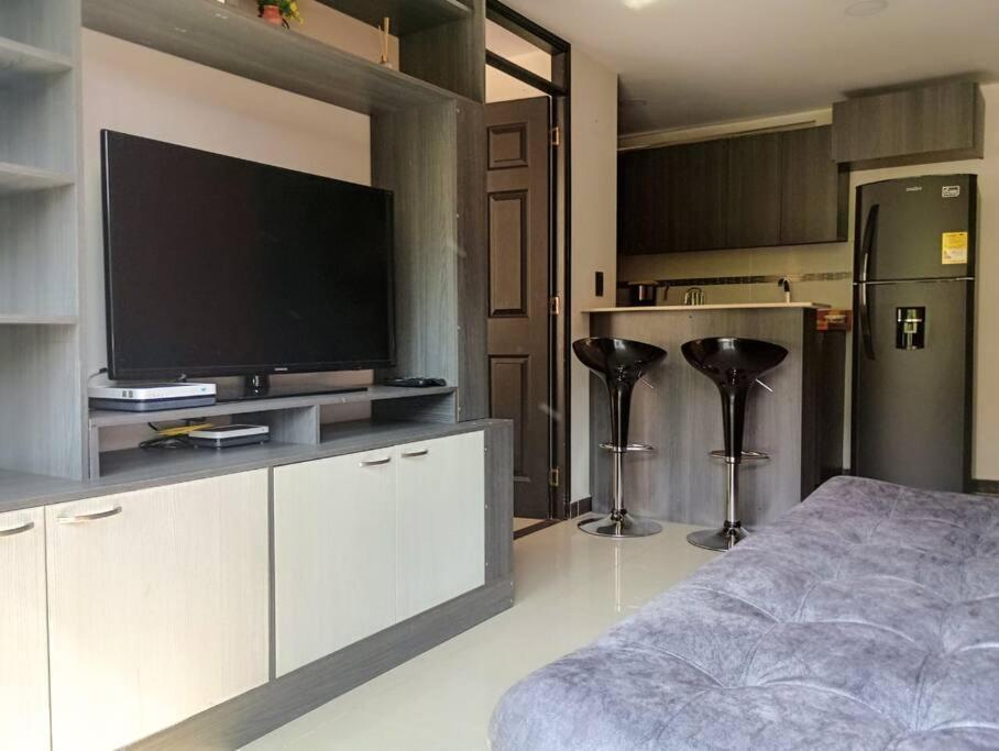 RentalsOP AN01 Apto cerca al lleras con balcon y piscina climatizada, cerca a provenza, ubicado min del aeropuerto