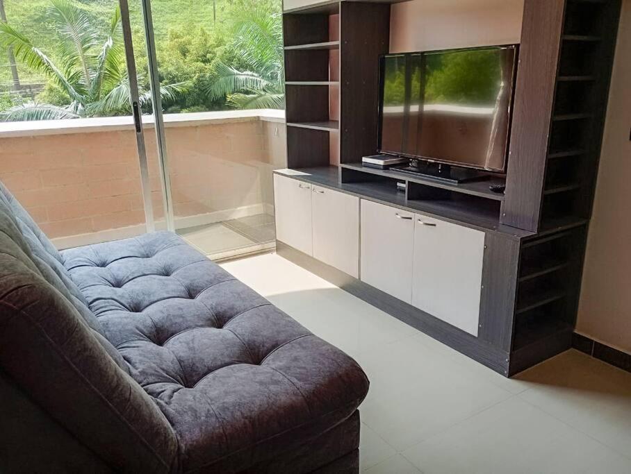 RentalsOP AN01 Apto cerca al lleras con balcon y piscina climatizada, cerca a provenza, ubicado min del aeropuerto