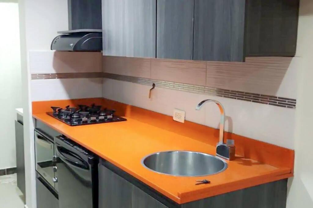 RentalsOP AN01 Apto cerca al lleras con balcon y piscina climatizada, cerca a provenza, ubicado min del aeropuerto