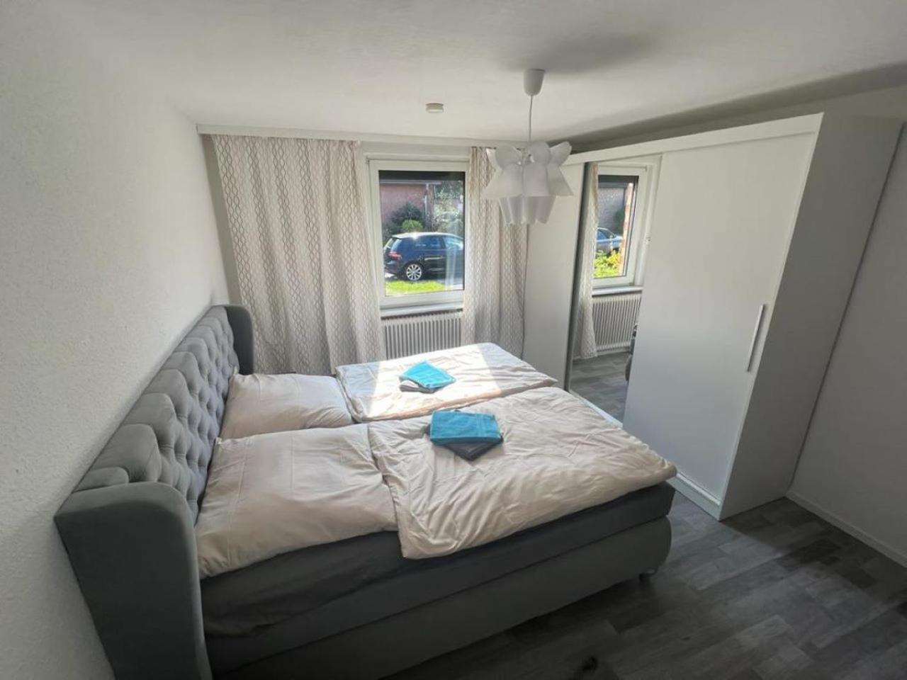Cozy villa with garden, balcony and parking area in Düsseldorf