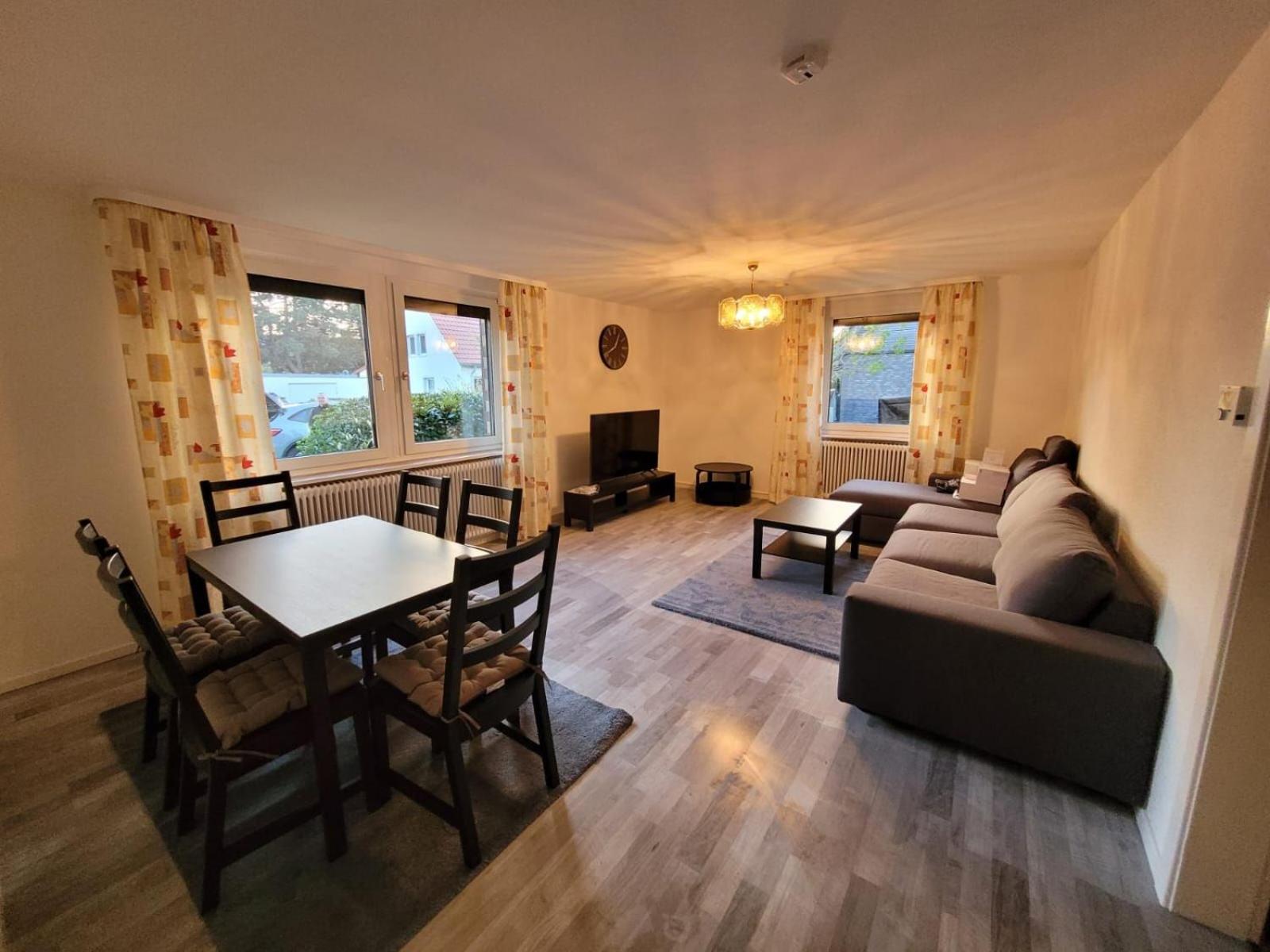 Cozy villa with garden, balcony and parking area in Düsseldorf
