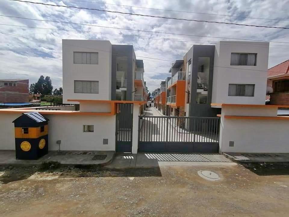 Hermosa Casa Minimalista cerca a la Naturaleza