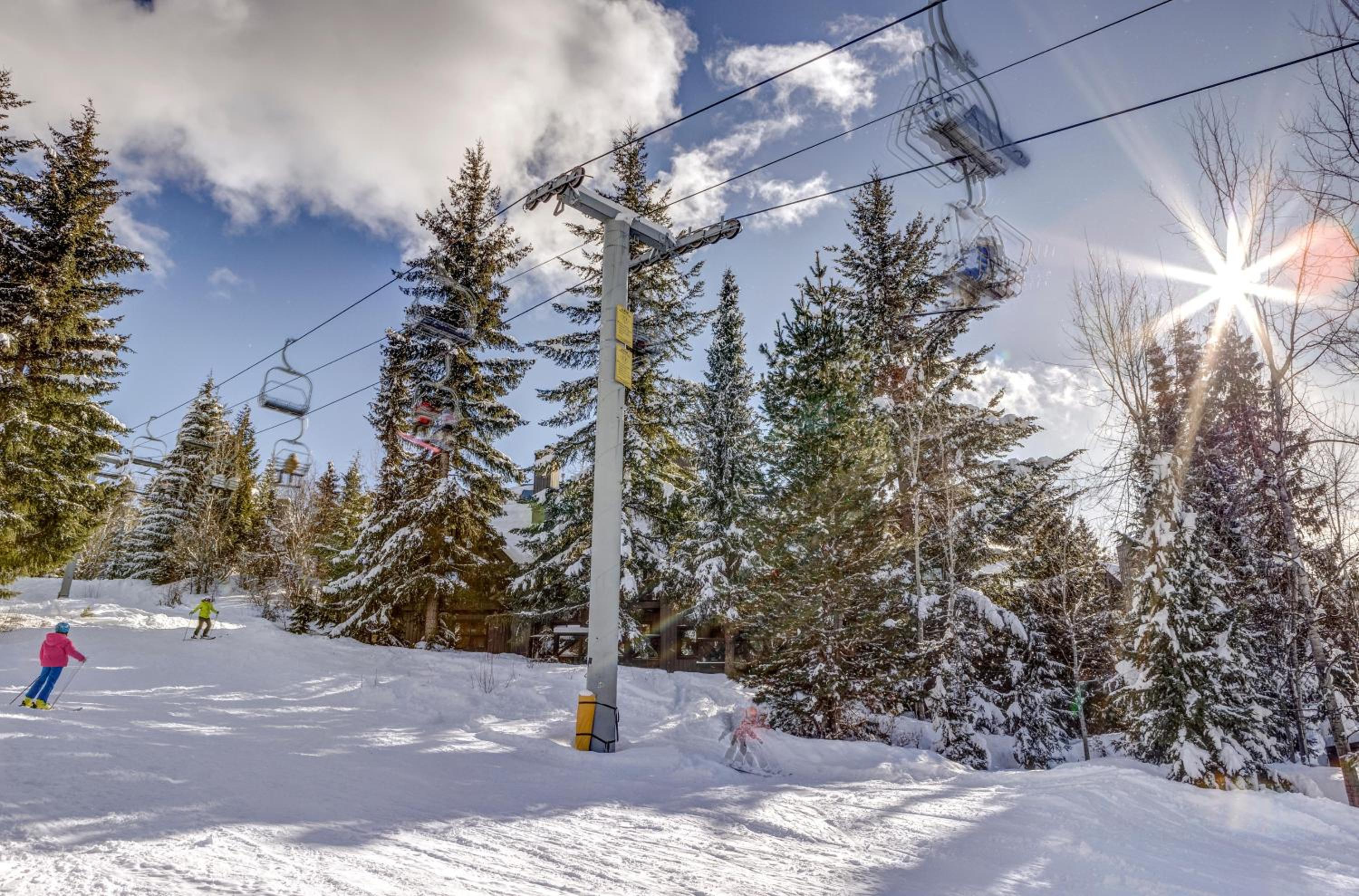 Pinnacle Ridge 38 - 5 Steps Away From The Ski Run, Wood Fireplace