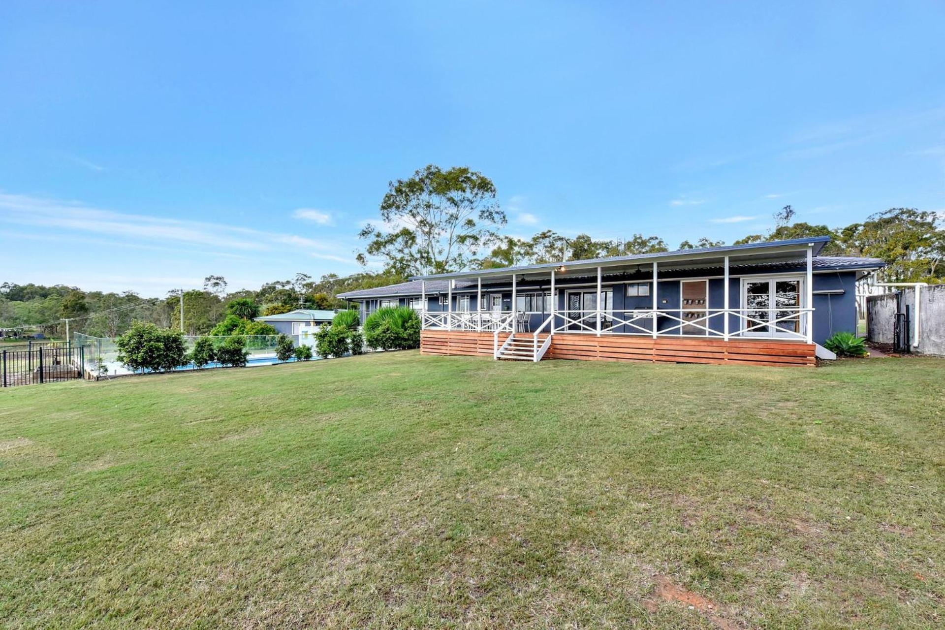 Hotel Palmers Lane On Vineyard 5br Homestead with Pool - Image 1