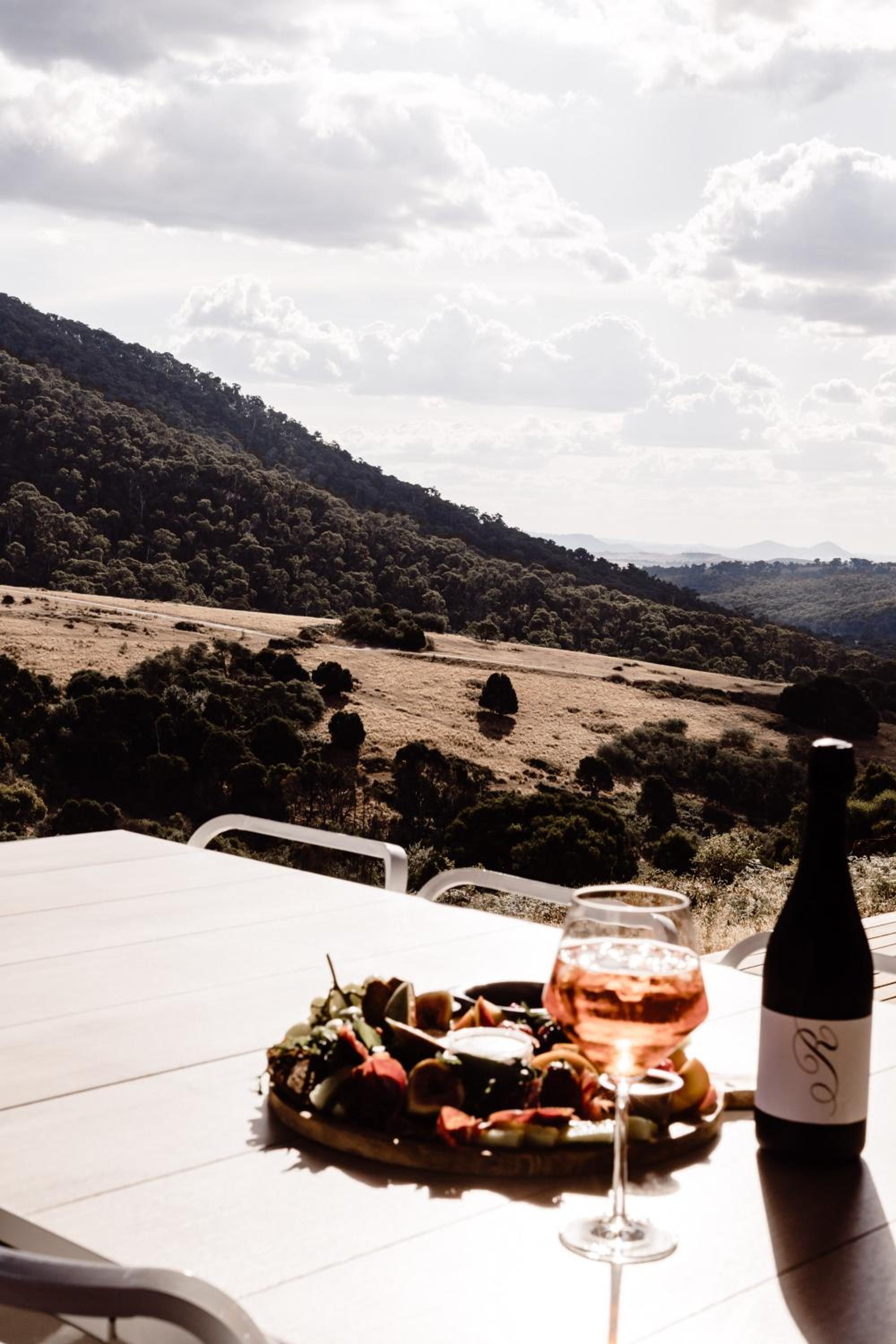 Luxury Alpine Stay with Epic Views at Mt Buller foothills