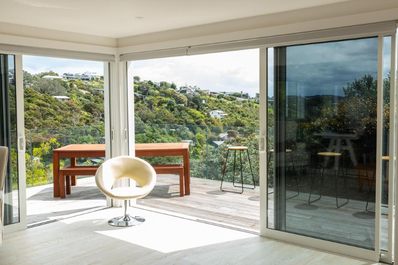 Kingfisher Views - Premium family house in Oneroa view 2