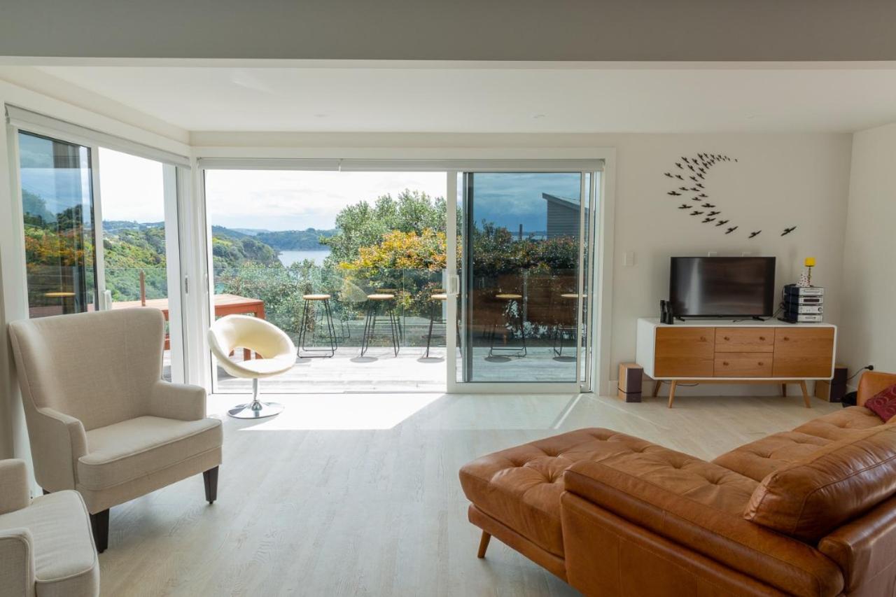 Kingfisher Views - Premium family house in Oneroa view 4