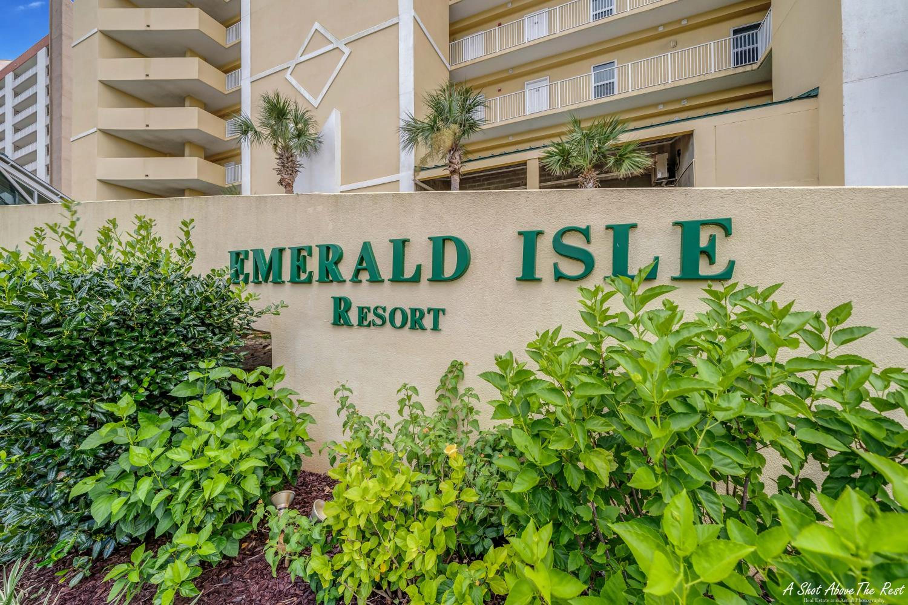 Emerald Isle Beach Resort by Sand Seeker Vacations view 3