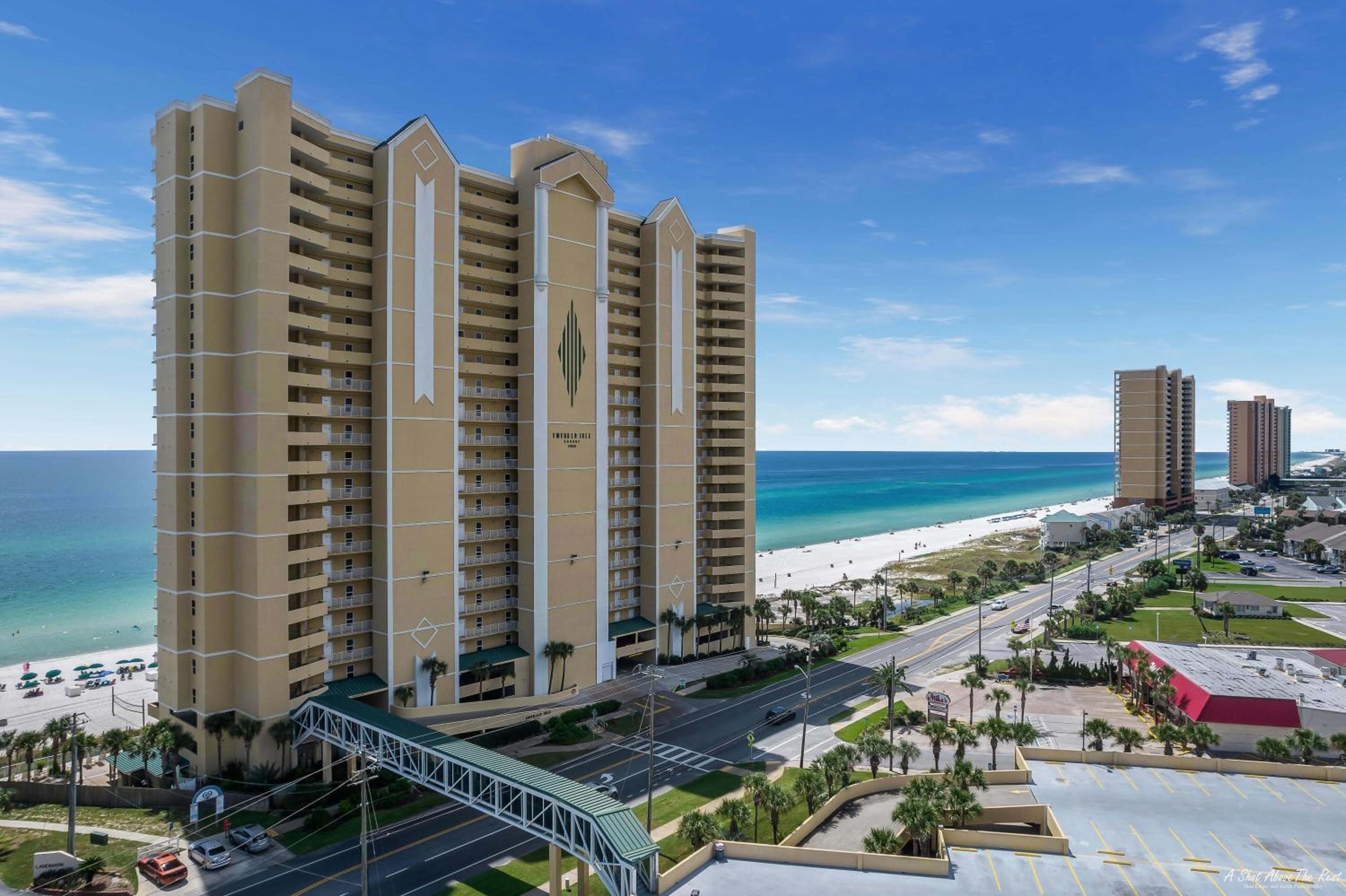 Emerald Isle Beach Resort by Sand Seeker Vacations view 4