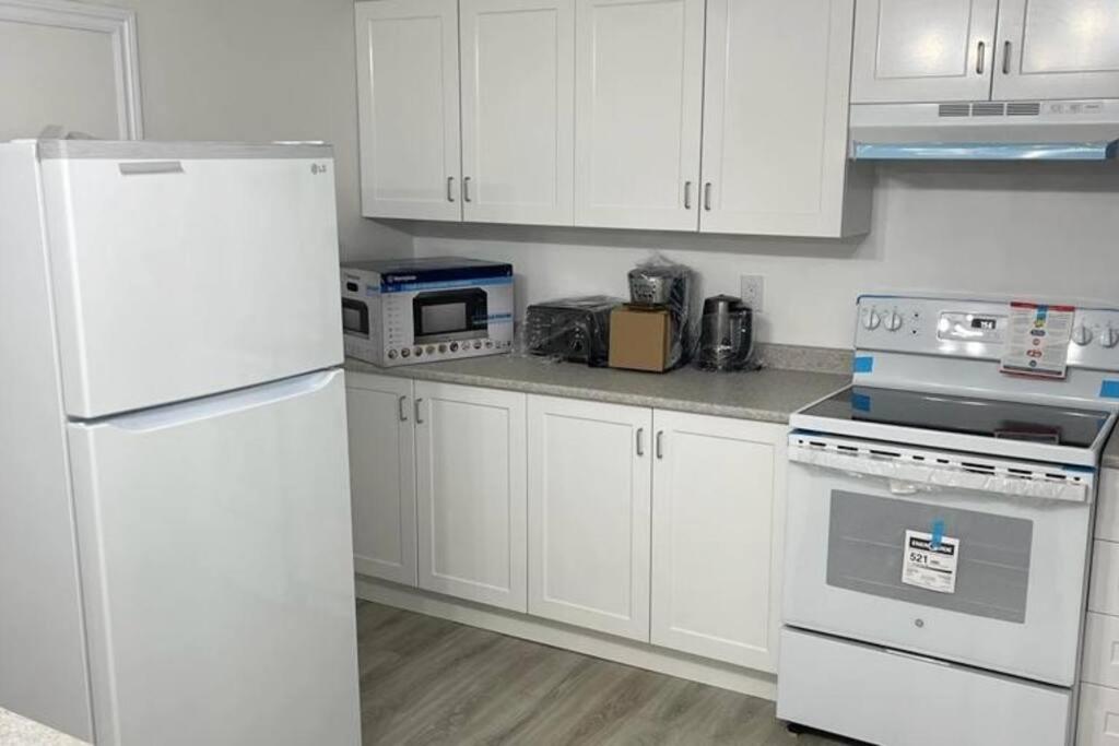 Central, convenient and comfortable 3 Bedrooms house near downtown Gatineau/Ottawa with free parking