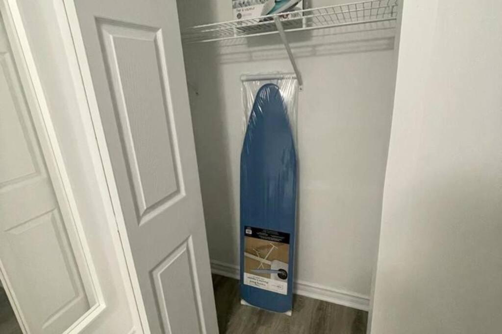 Central, convenient and comfortable 3 Bedrooms house near downtown Gatineau/Ottawa with free parking
