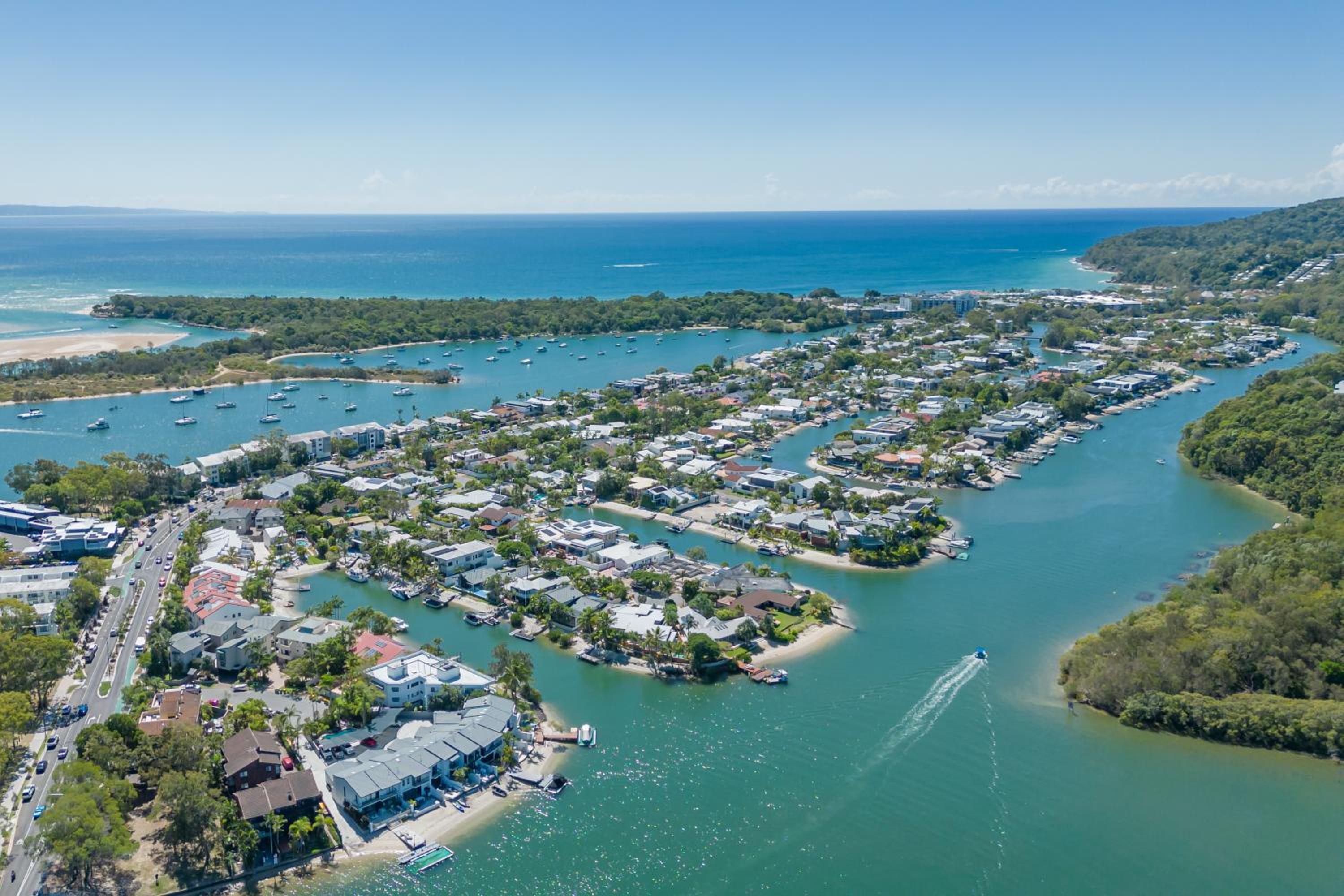 Peaceful riverside living, Noosa Heads