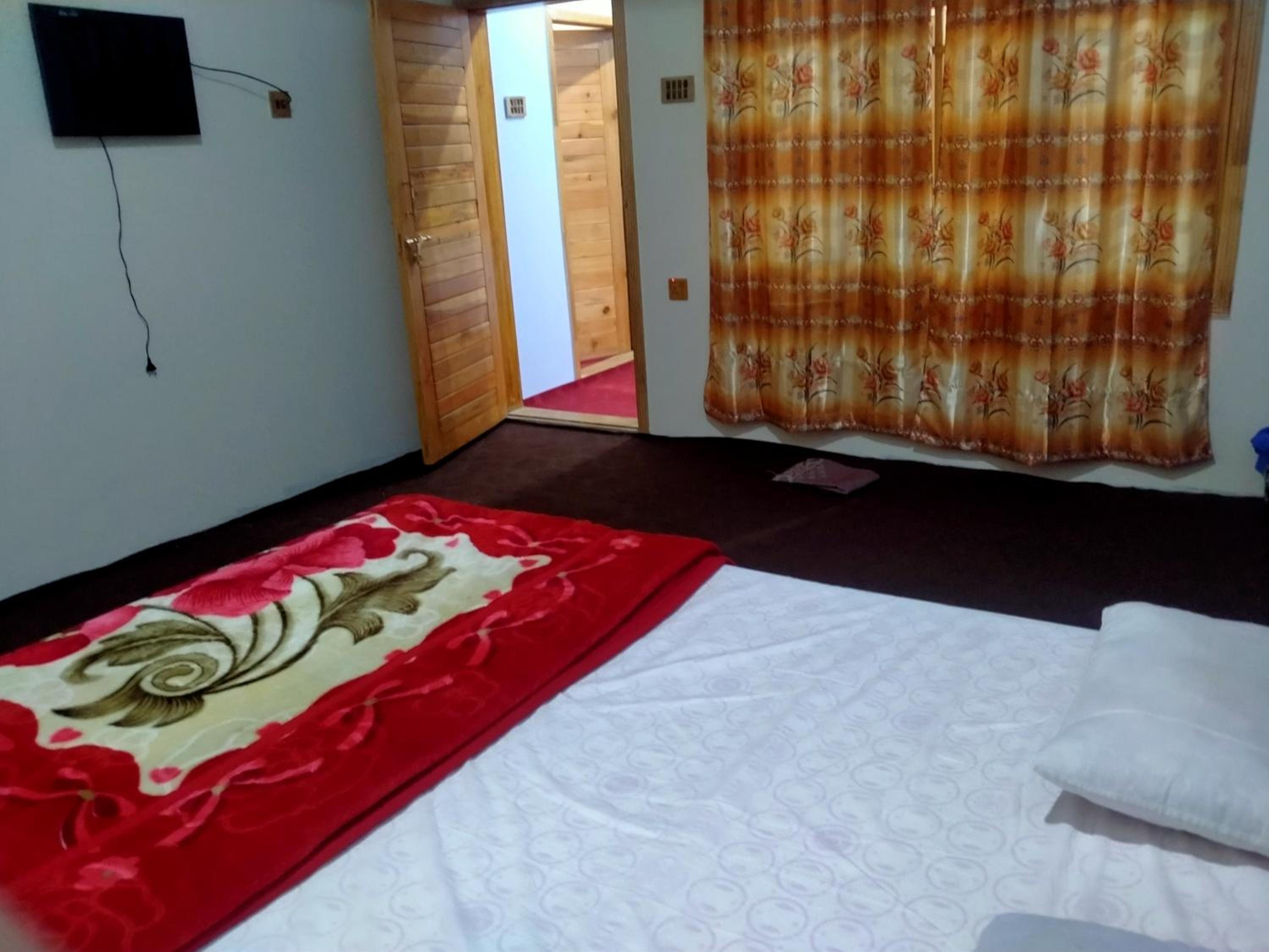 Rakaposhi Amin Hotel & Restaurant Pissan Hunza Nagar Gilgit Baltistan view 3