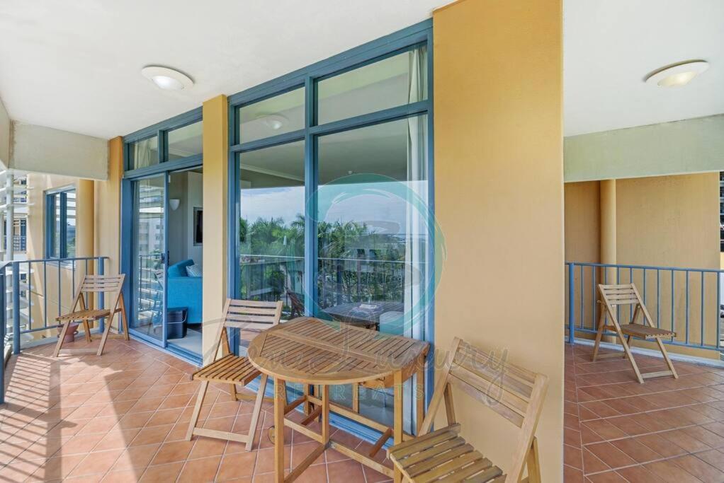 ZEN88 Esplanade: 3-BR Luxury Suite Near Waterfront