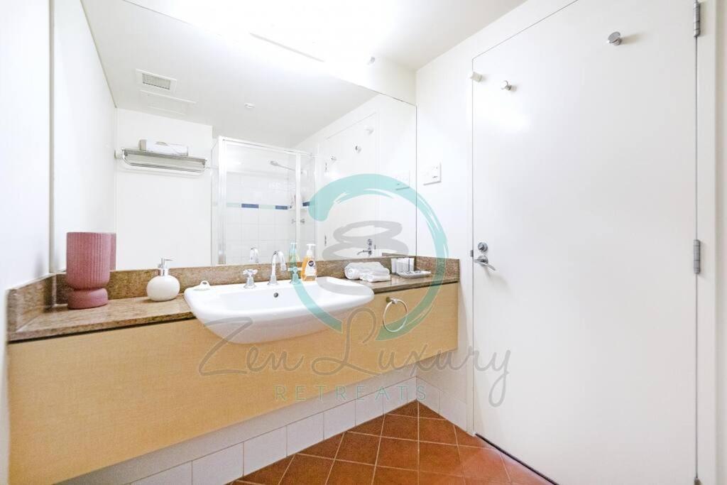 ZEN88 Esplanade: 3-BR Luxury Suite Near Waterfront