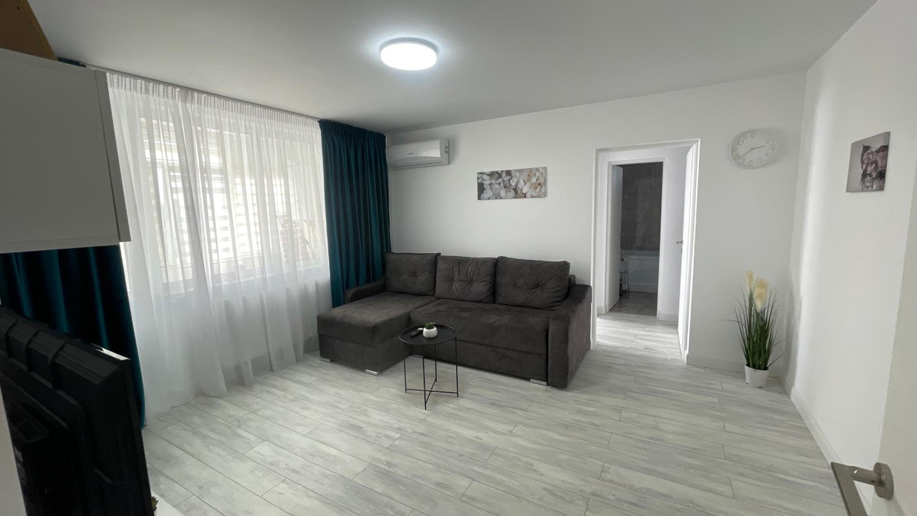 APARTAMENT 2 CAMERE CENTRU ONESTI view 3