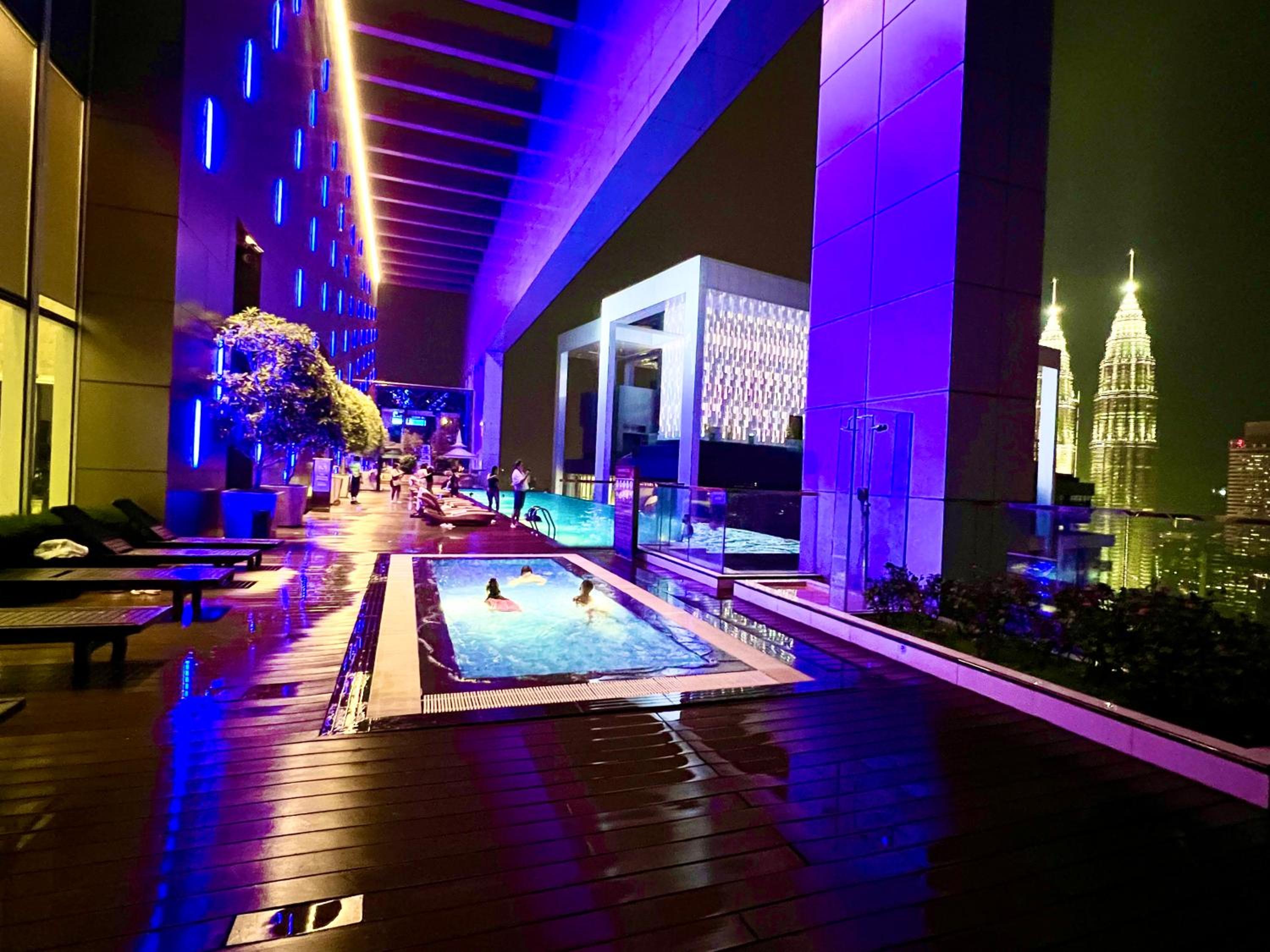 The Platinum KLCC By Sky Pool