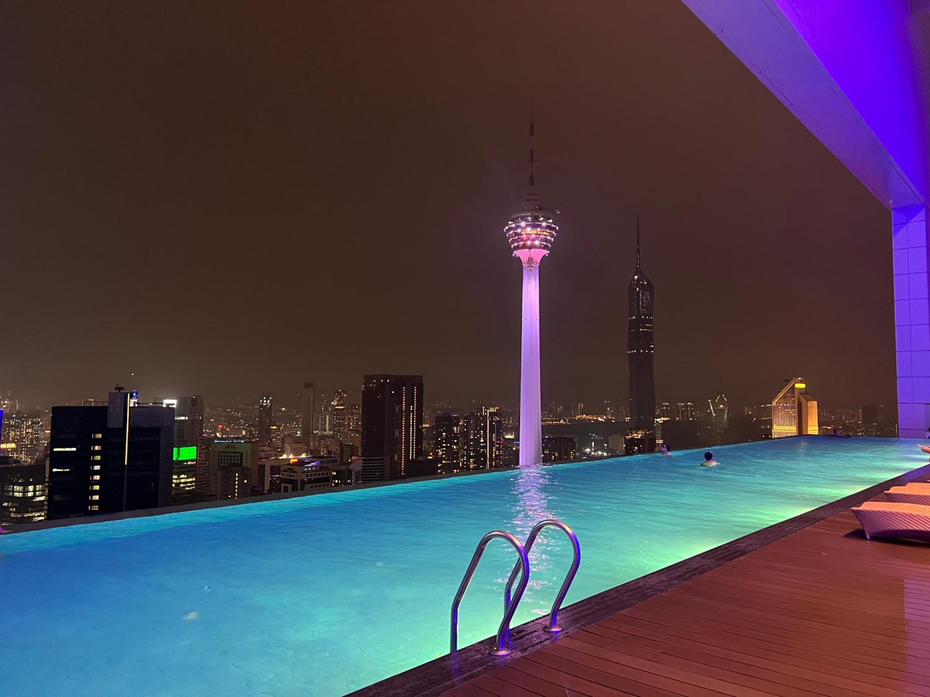 The Platinum KLCC By Sky Pool
