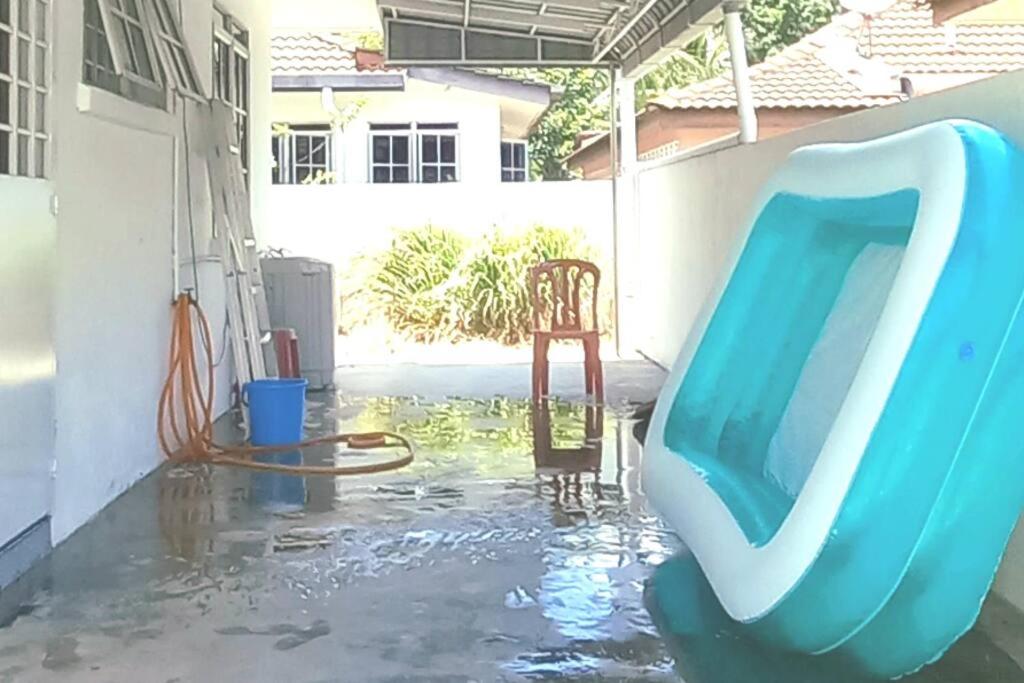 Single Storey Bungalow 12 pax photo 7