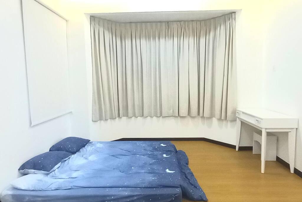 Single Storey Bungalow 12 pax