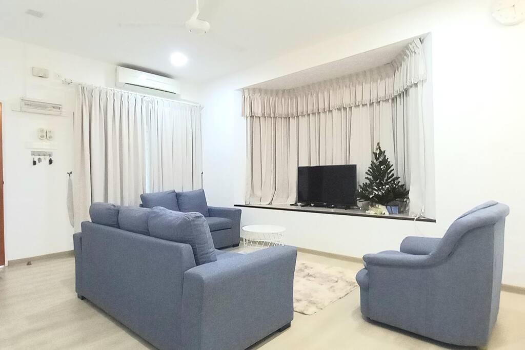 Single Storey Bungalow 12 pax