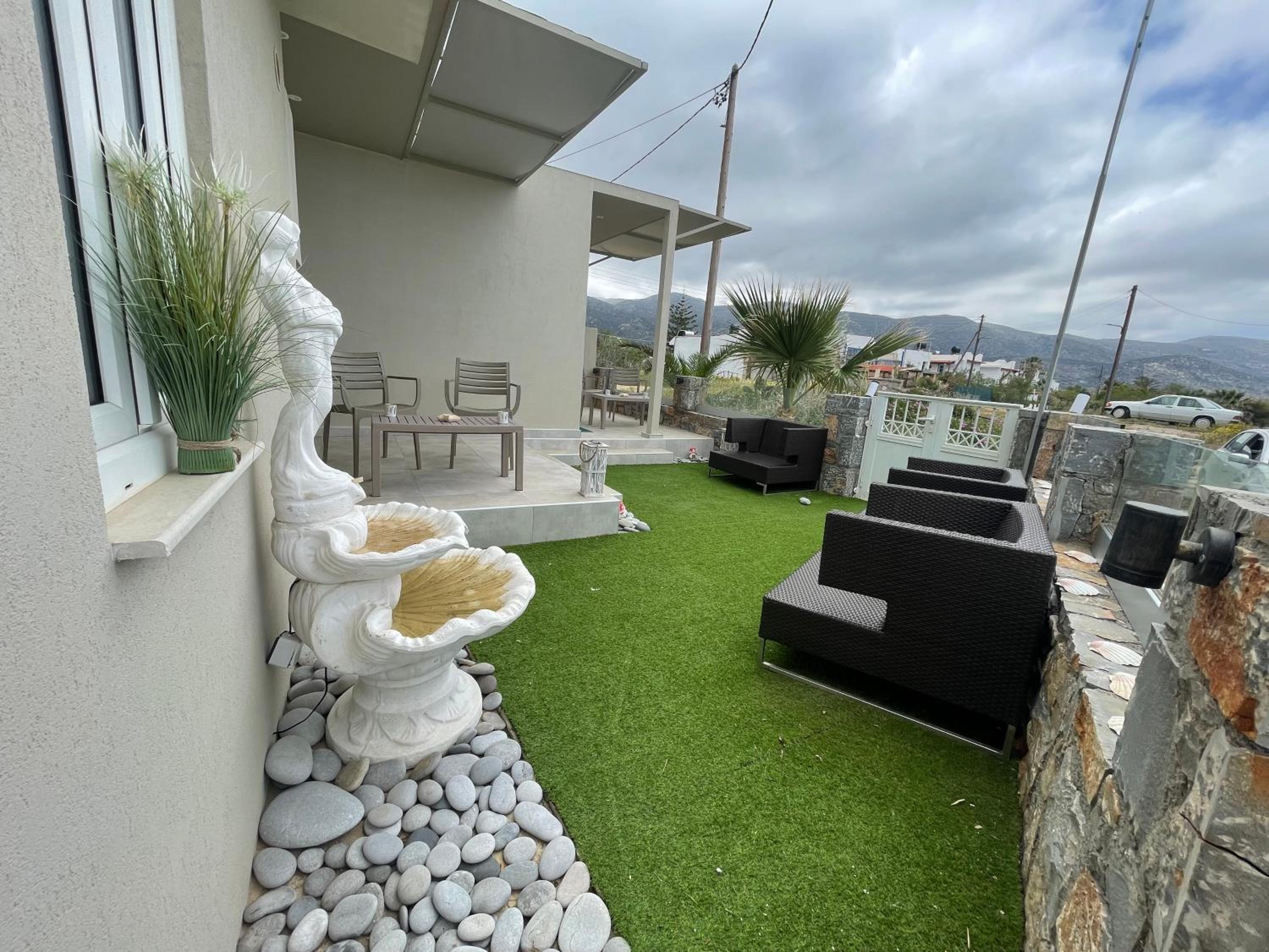 Sea View Apts & Suites by Pachiplex photo 3