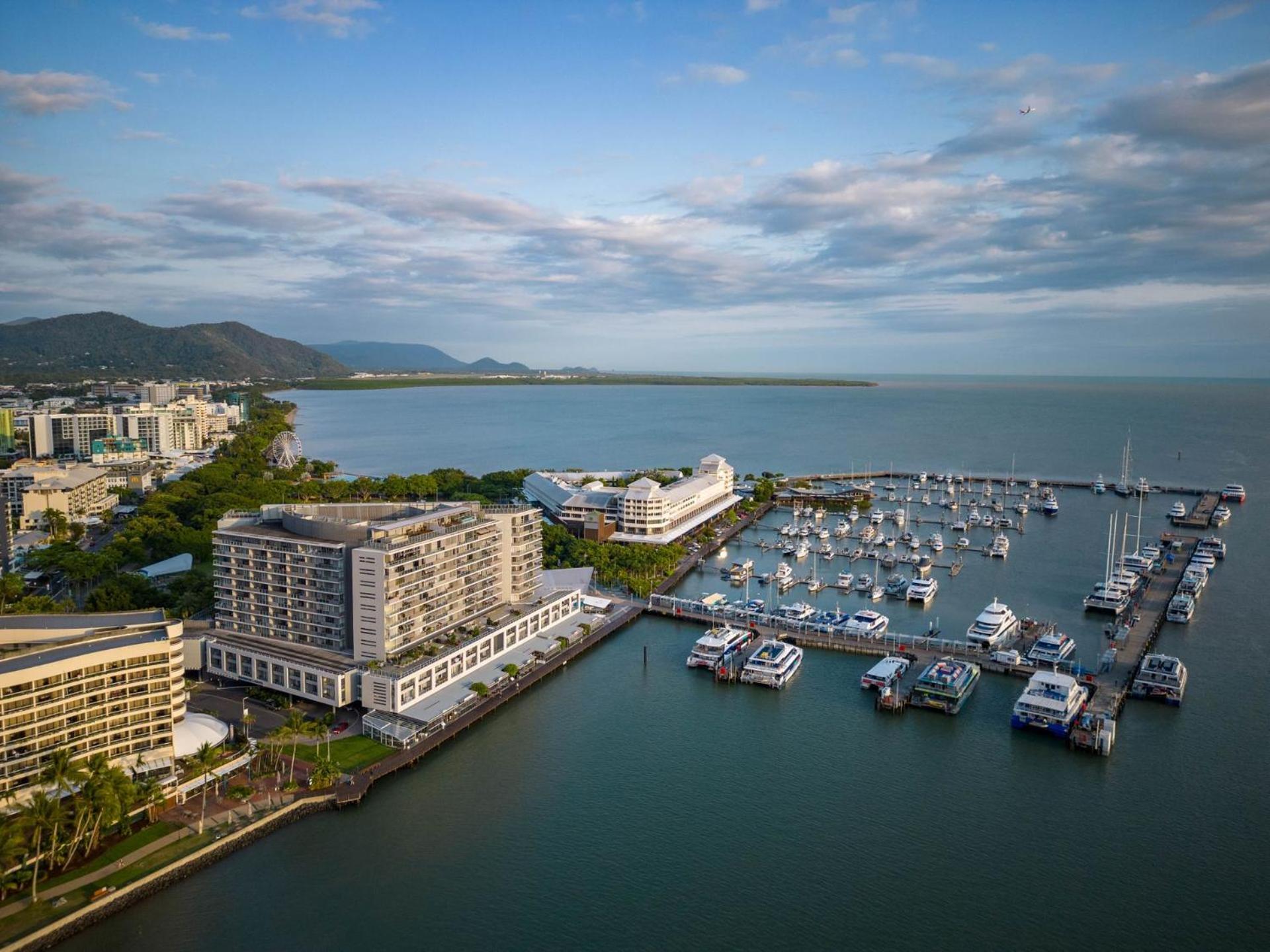 Belle Escapes 703 Harbour Lights Cairns Apartment with water views