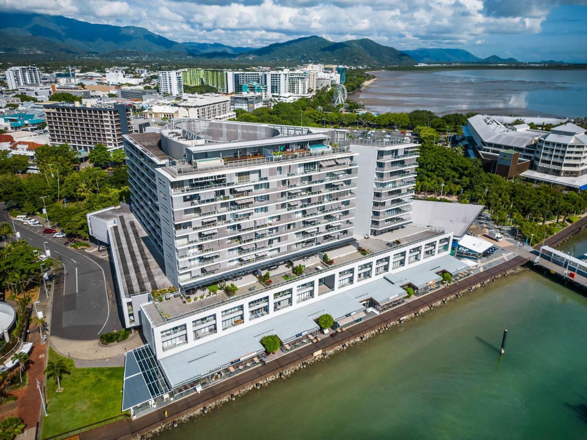 Belle Escapes 703 Harbour Lights Cairns Apartment with water views