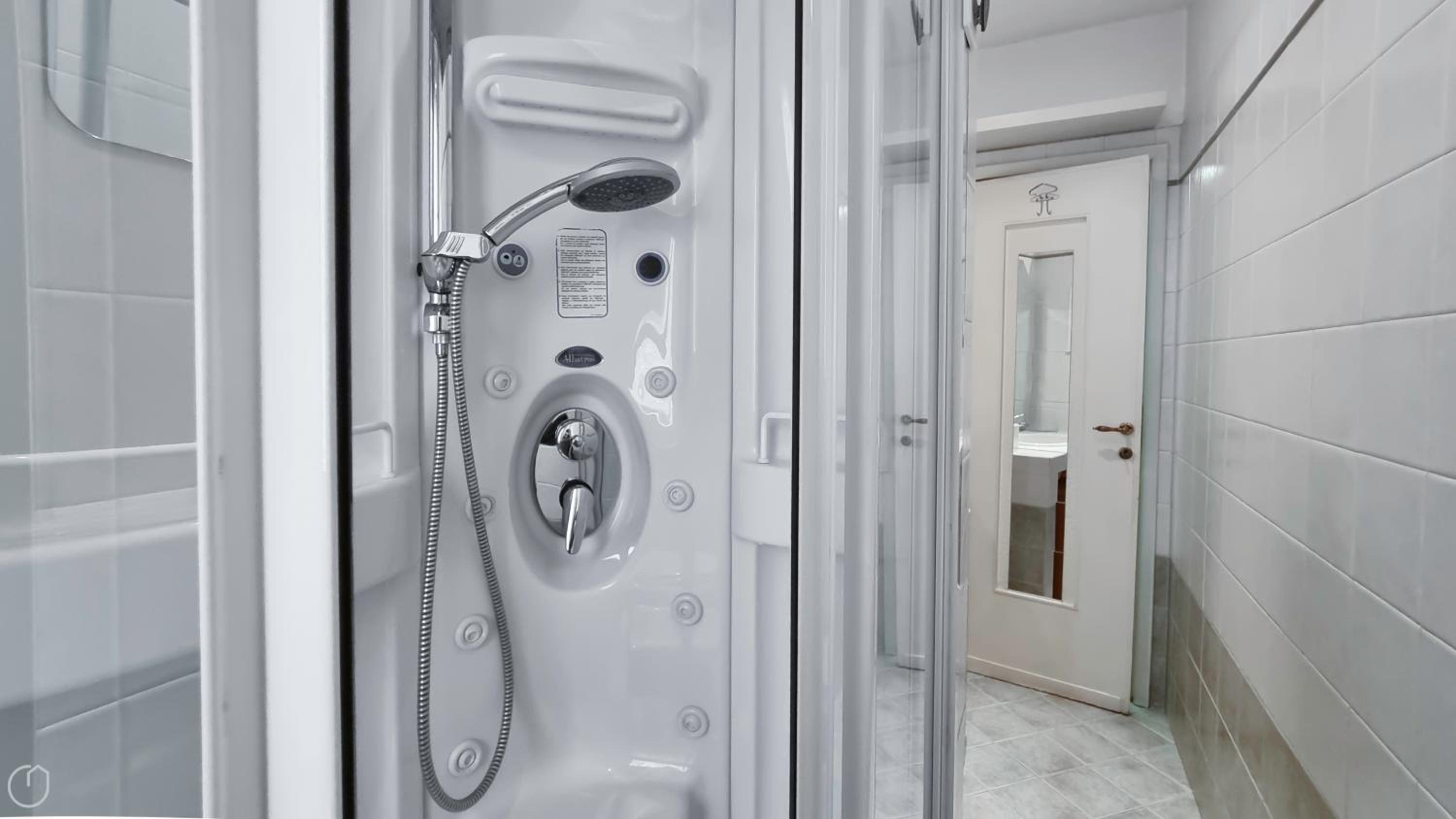 Duprè 5 en Milan — bathroom